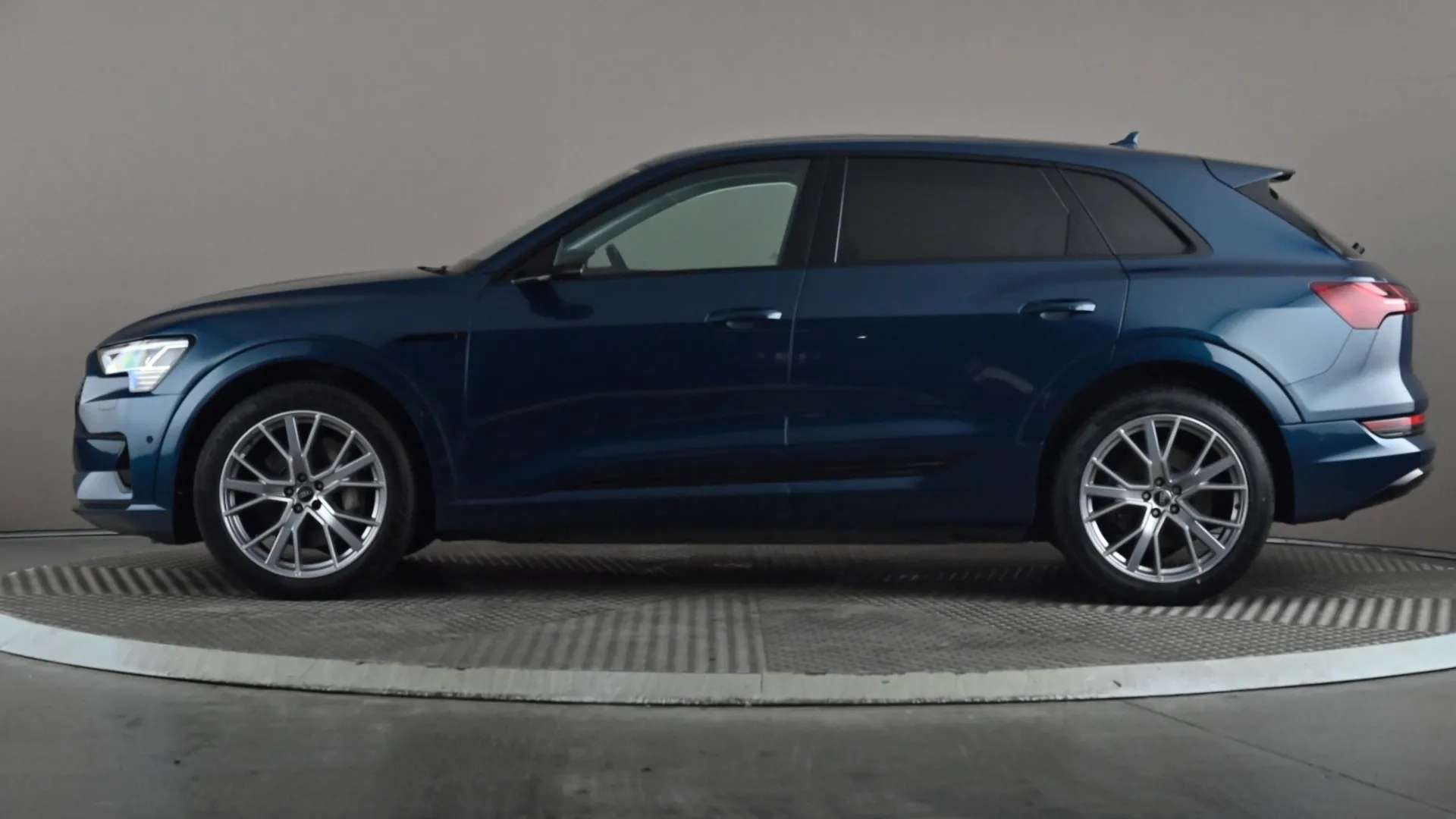 A 2020 AUDI E-TRON 300kW 55 Quattro 95kWh Launch Edition Auto A 2020 AUDI E-TRON 300kW 55 Quattro 95kWh Launch Edition Auto