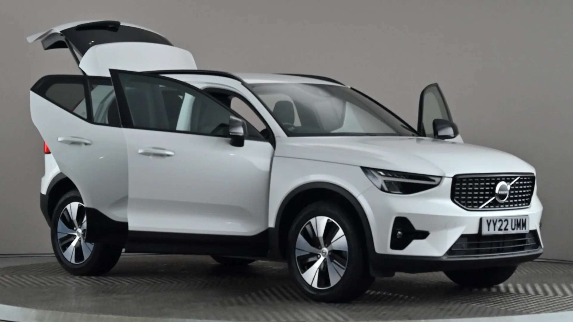 2022 VOLVO XC40 2022 VOLVO XC40