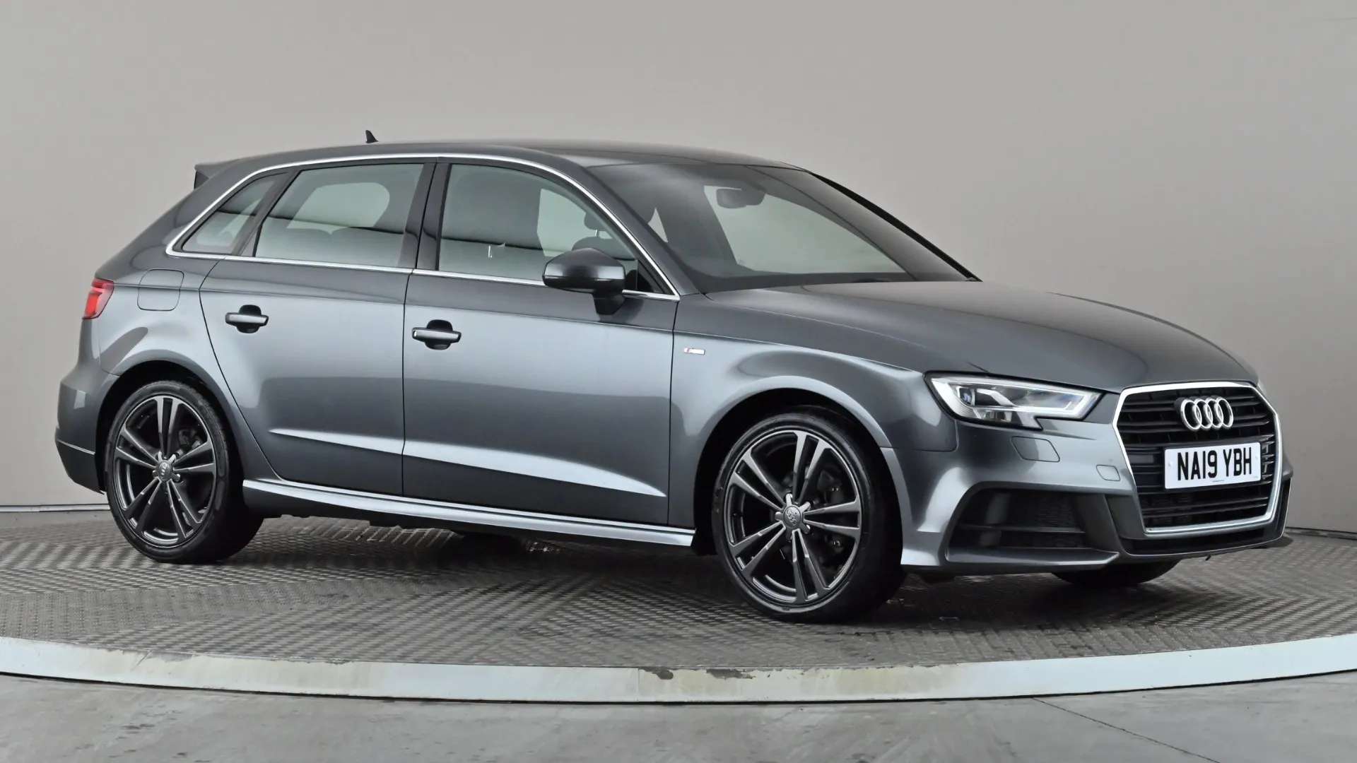A 2019 AUDI A3 30 TFSI 116 S Line A 2019 AUDI A3 30 TFSI 116 S Line