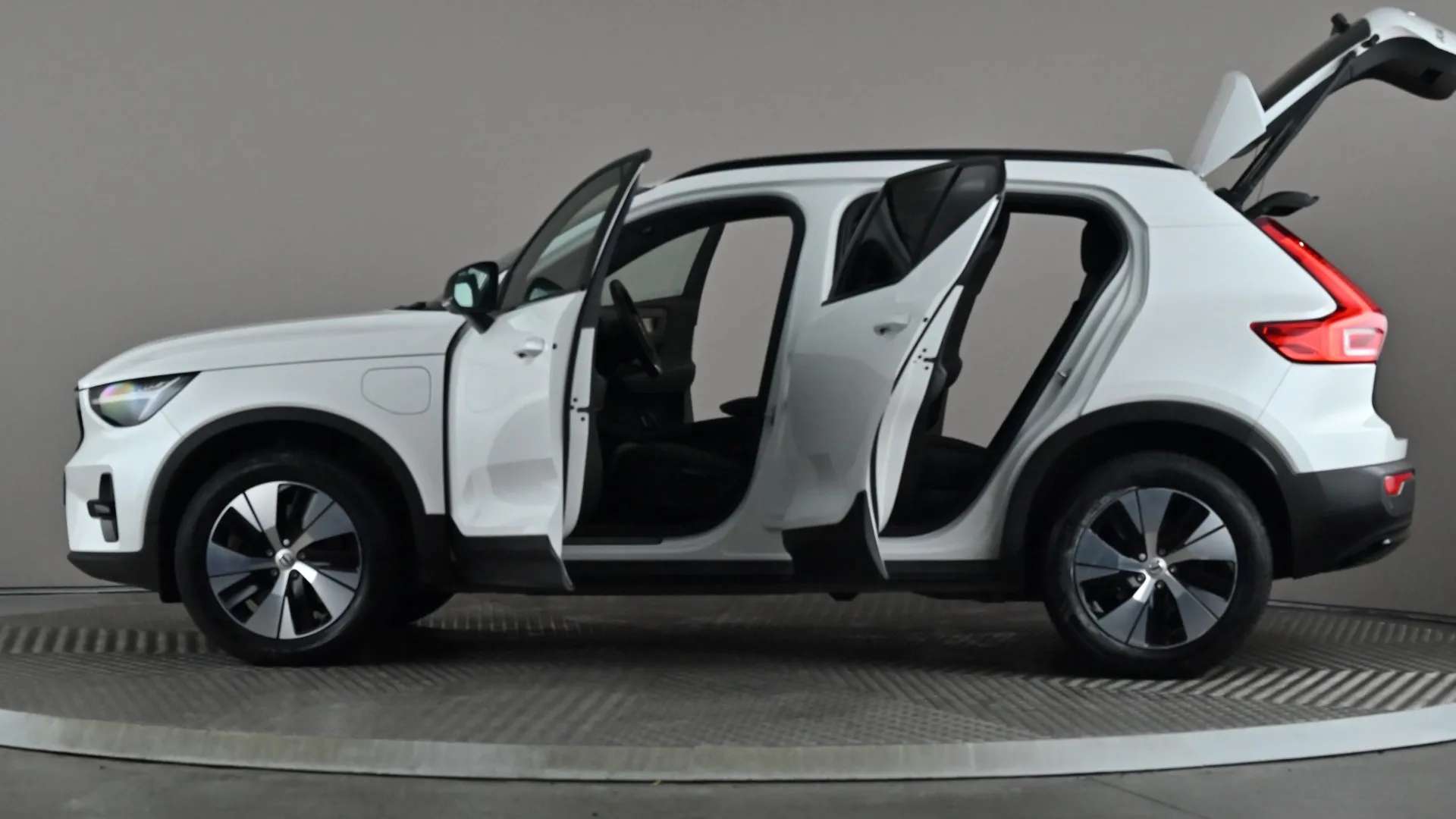 2022 VOLVO XC40 2022 VOLVO XC40
