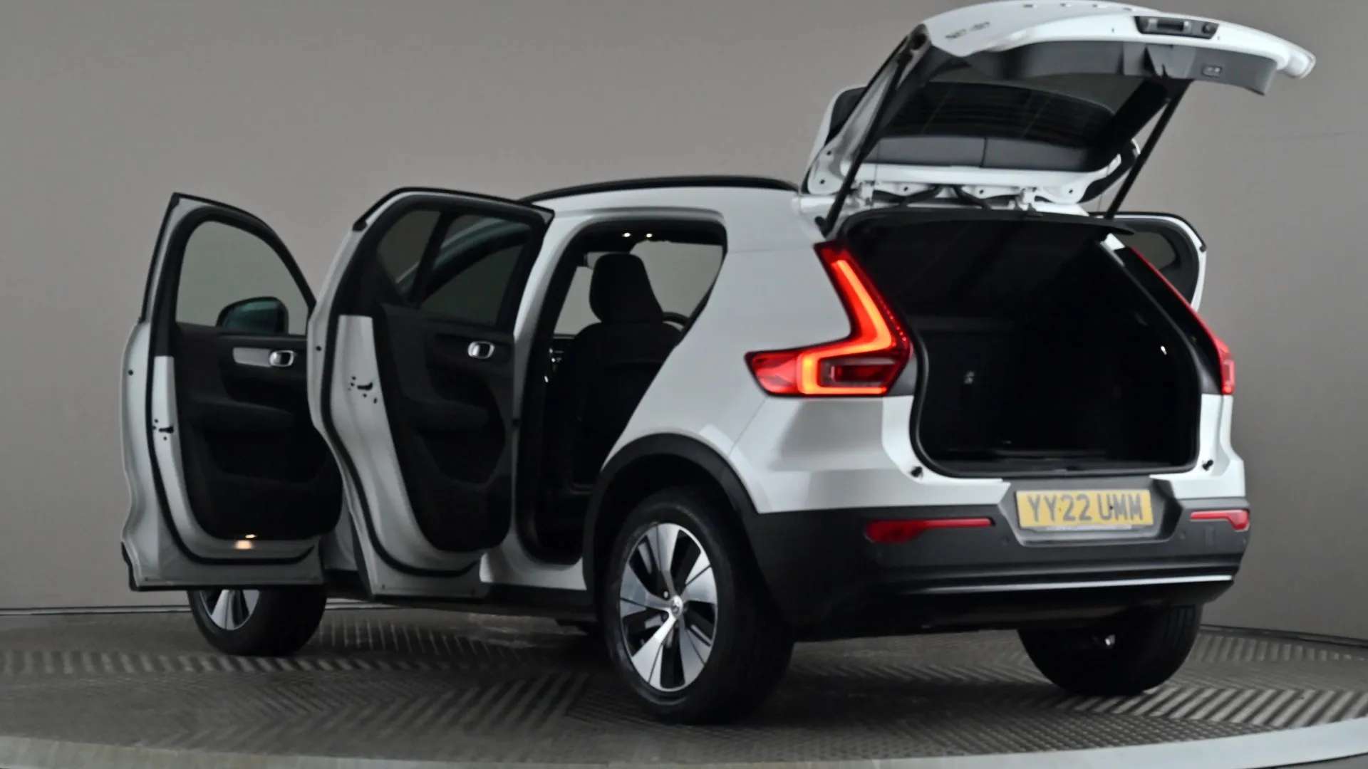 2022 VOLVO XC40 2022 VOLVO XC40