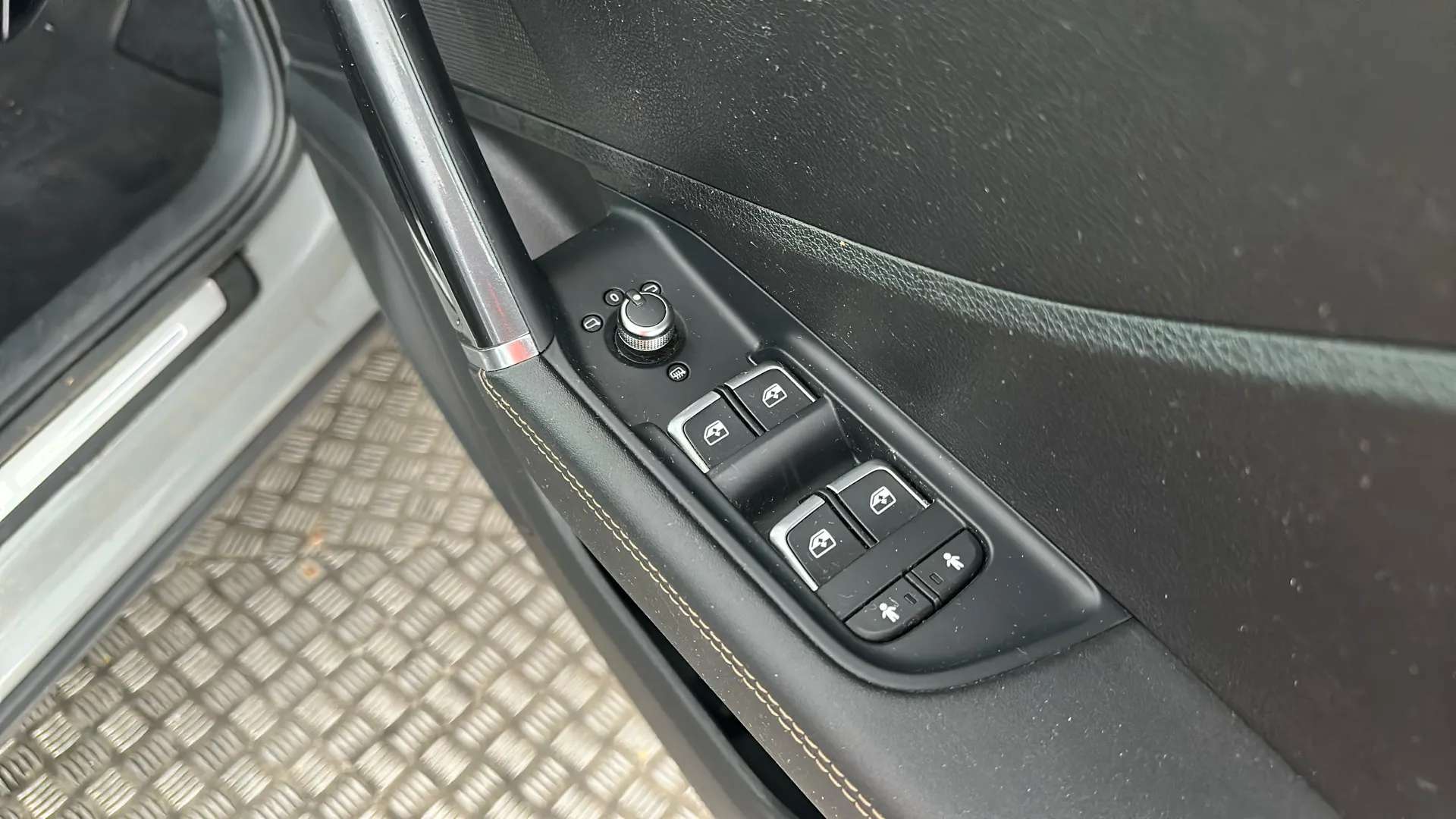 2017 AUDI Q2 2017 AUDI Q2
