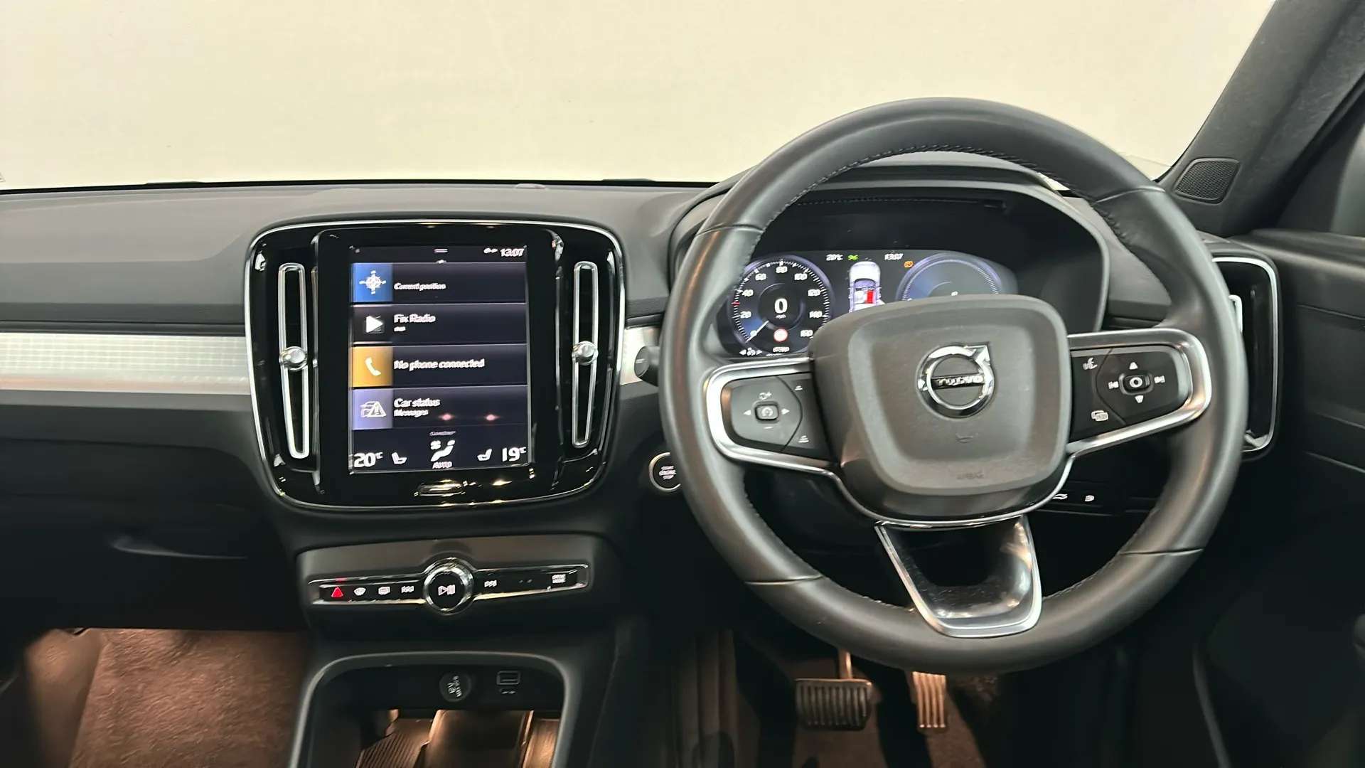 2022 VOLVO XC40 2022 VOLVO XC40