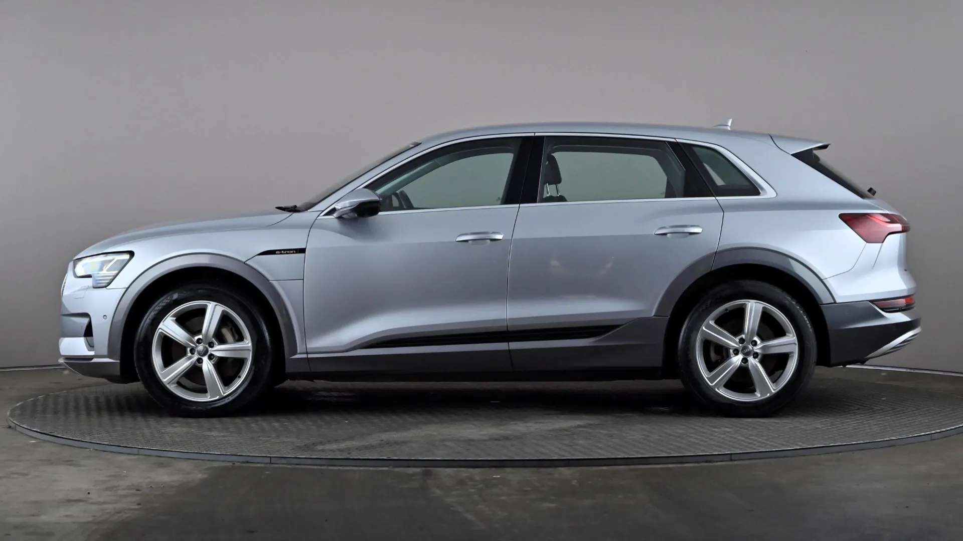 A 2020 AUDI E-TRON 230kW 50 Quattro 71kWh Technik Auto A 2020 AUDI E-TRON 230kW 50 Quattro 71kWh Technik Auto