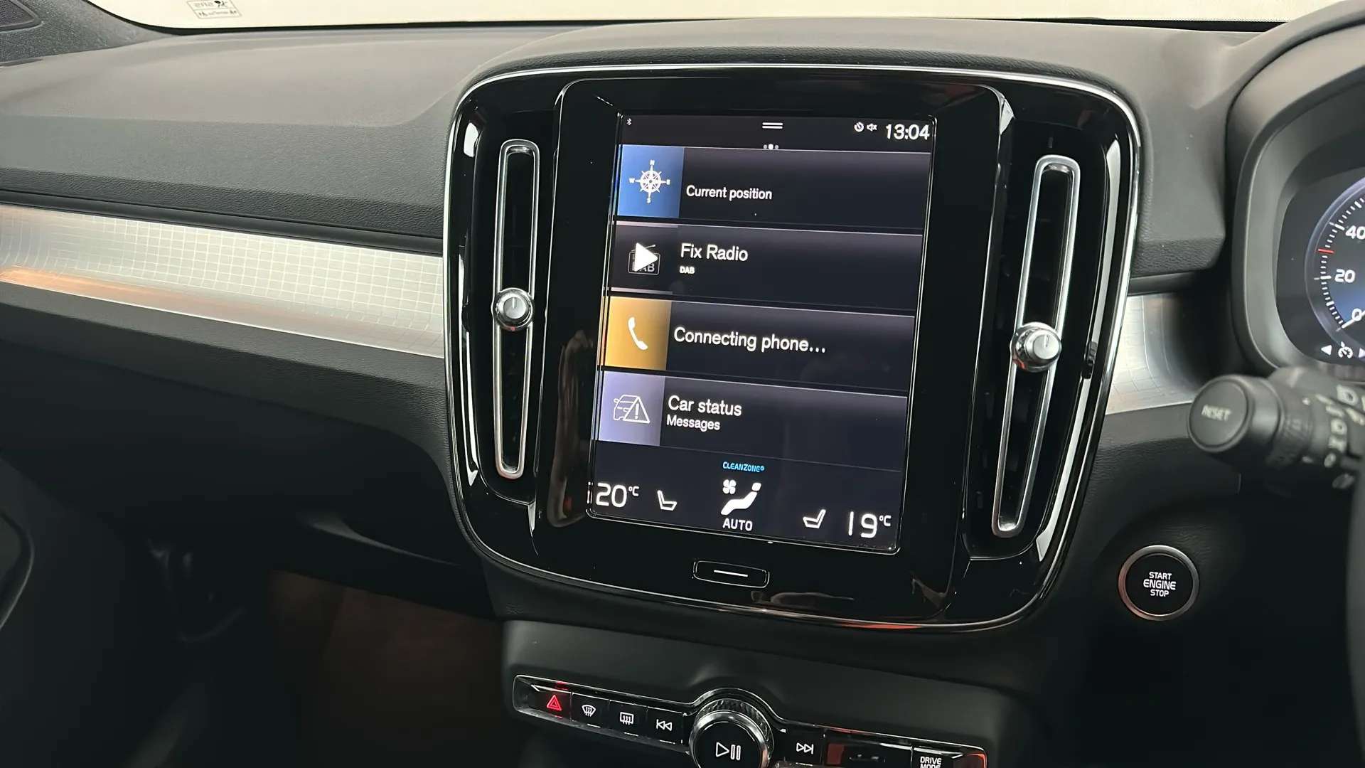 2022 VOLVO XC40 2022 VOLVO XC40