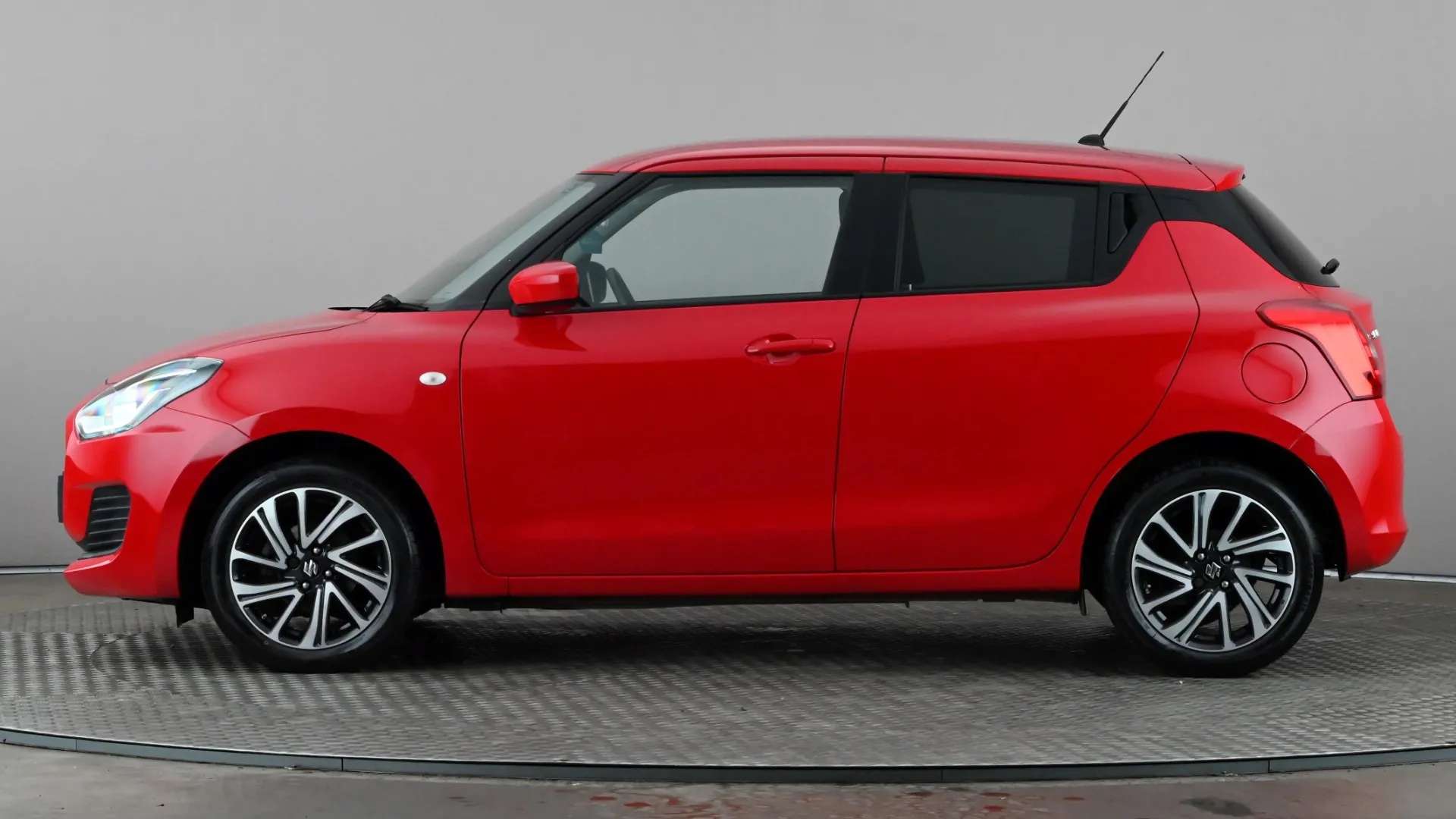 A 2022 SUZUKI SWIFT 1.2 Dualjet 83 12V Hybrid SZ-L A 2022 SUZUKI SWIFT 1.2 Dualjet 83 12V Hybrid SZ-L