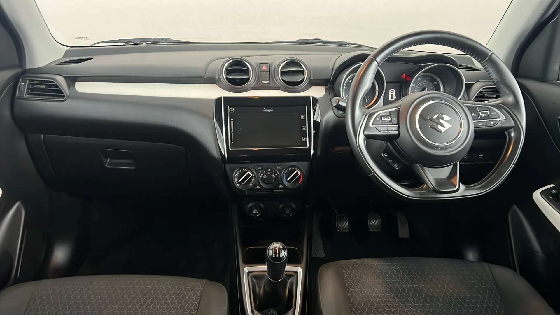 2021 SUZUKI SWIFT 2021 SUZUKI SWIFT