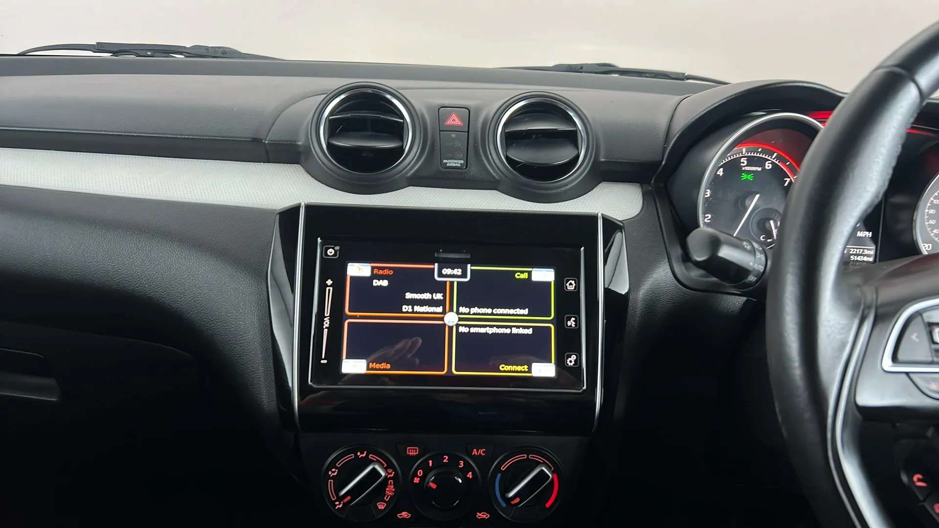 2021 SUZUKI SWIFT 2021 SUZUKI SWIFT