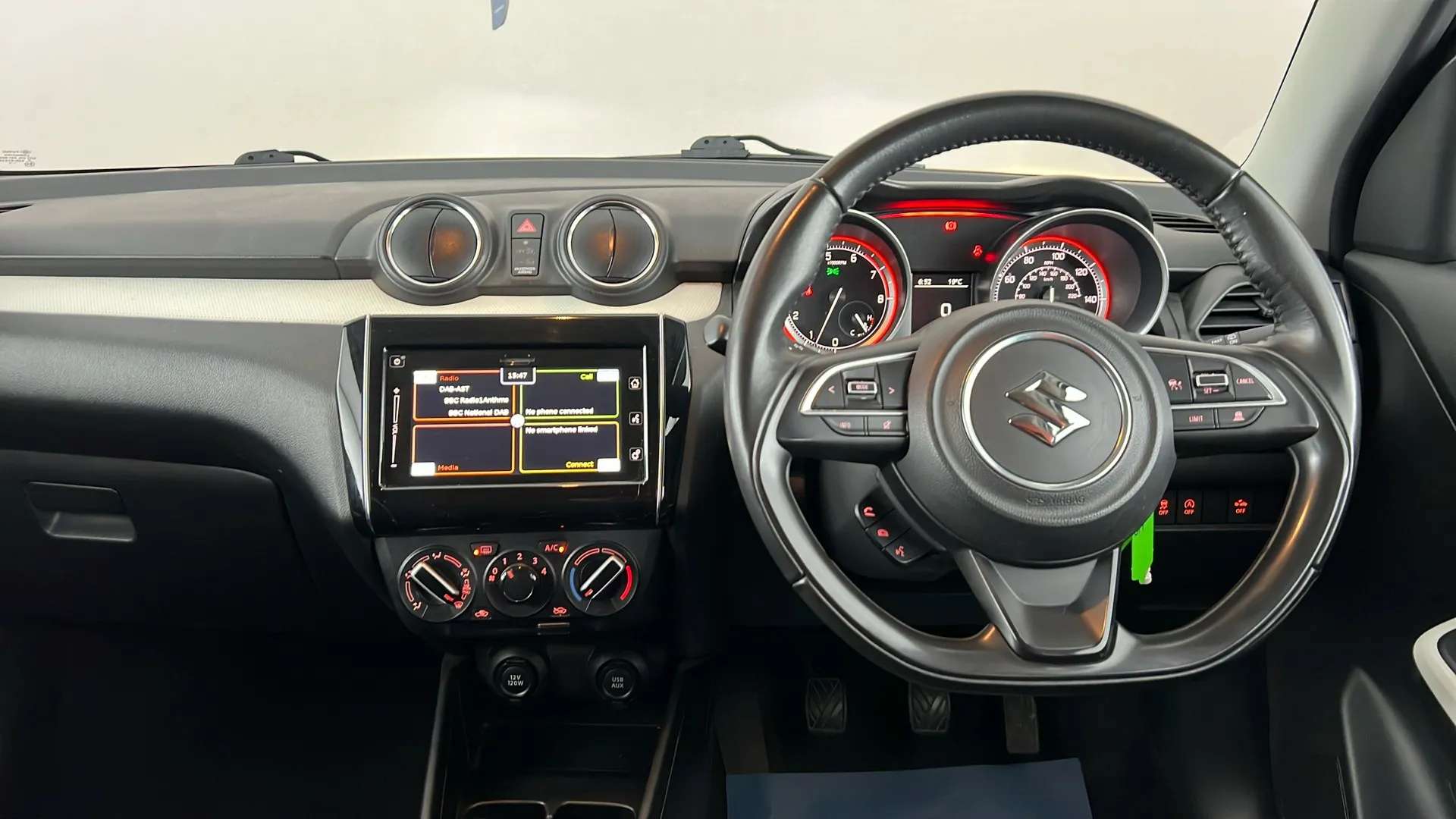 2021 SUZUKI SWIFT 2021 SUZUKI SWIFT