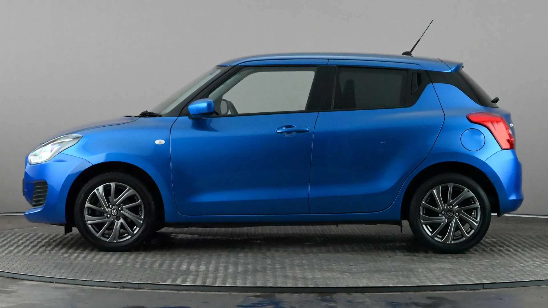A 2021 SUZUKI SWIFT 1.2 Dualjet 83 12V Hybrid SZ-L A 2021 SUZUKI SWIFT 1.2 Dualjet 83 12V Hybrid SZ-L