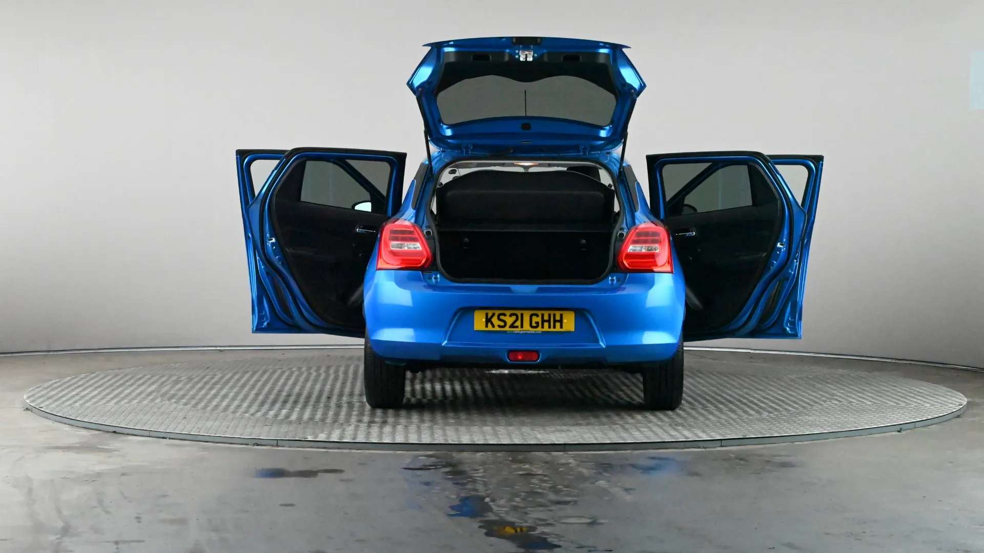 2021 SUZUKI SWIFT 2021 SUZUKI SWIFT