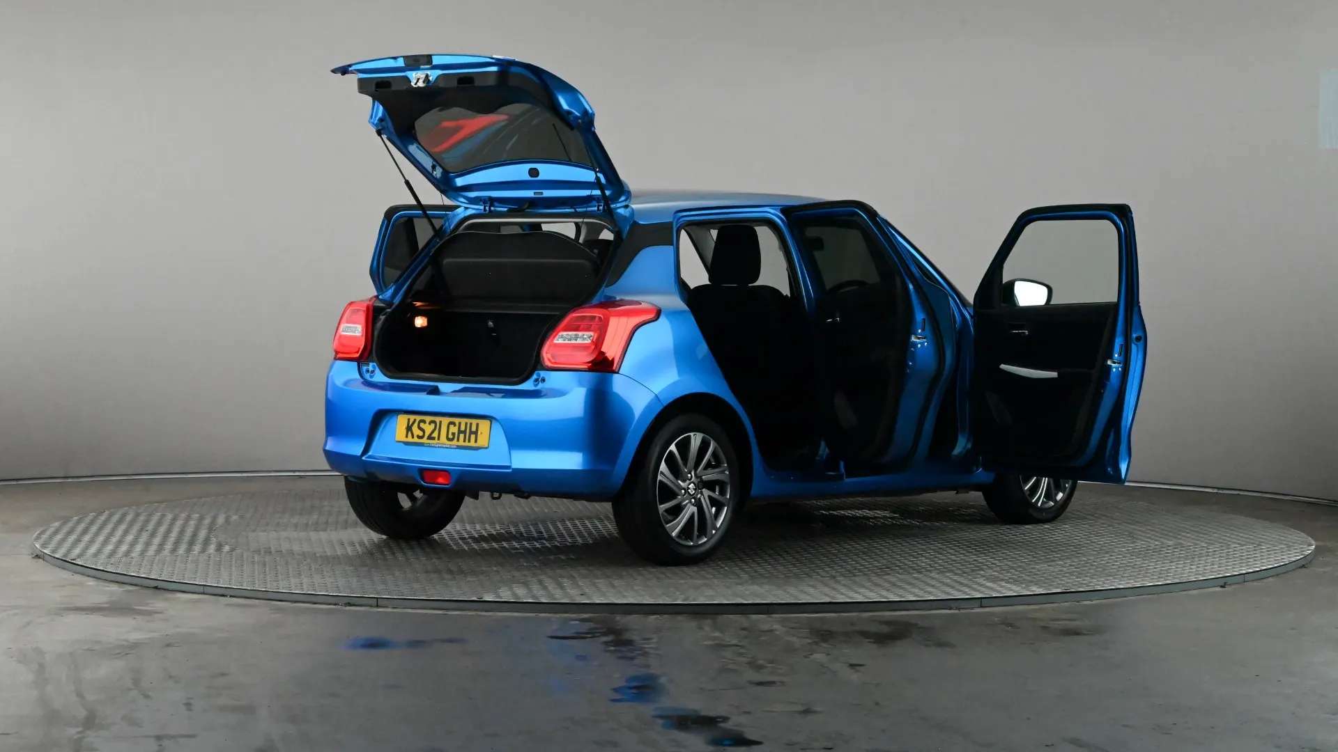 2021 SUZUKI SWIFT 2021 SUZUKI SWIFT