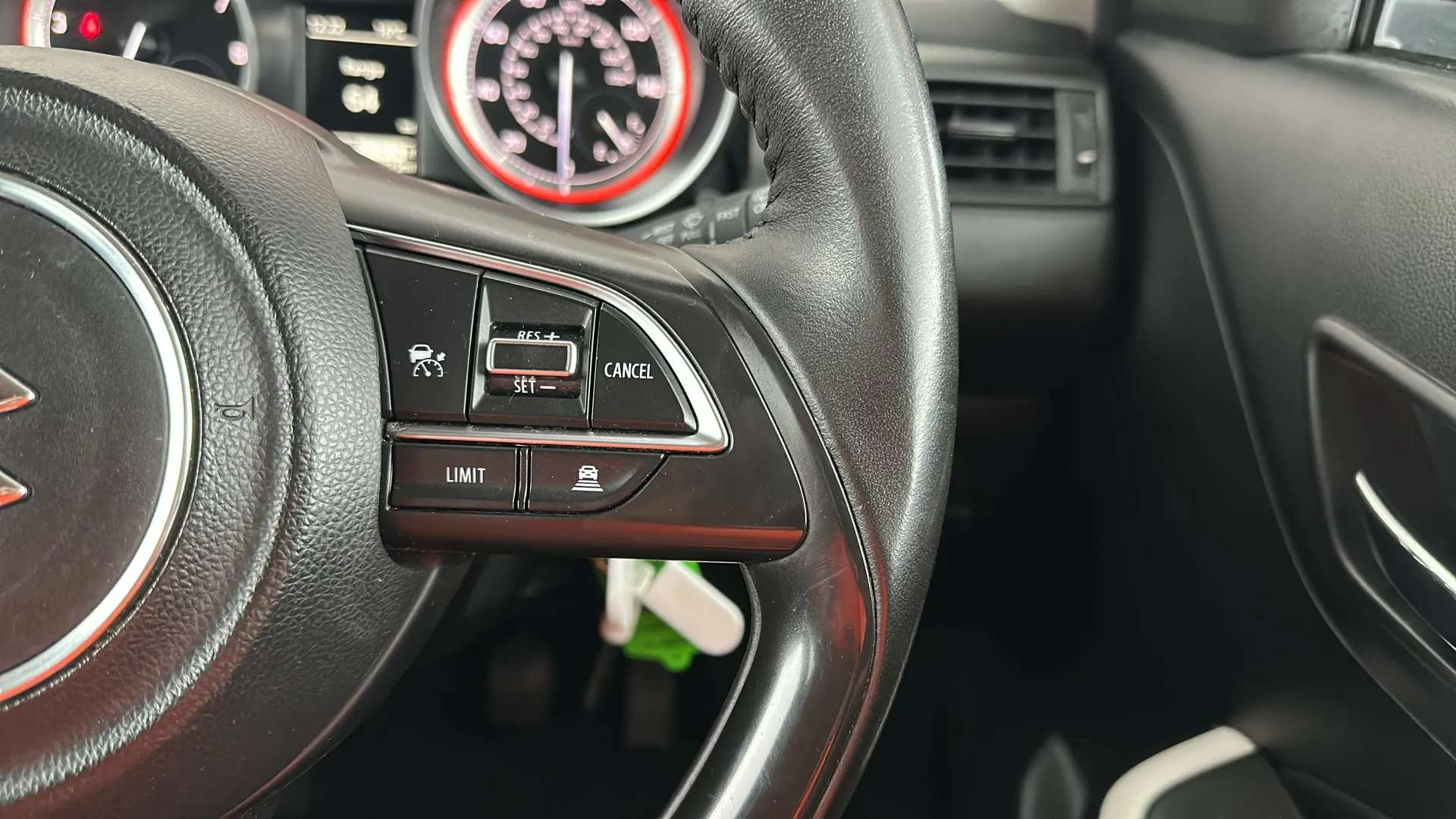 2022 SUZUKI SWIFT 2022 SUZUKI SWIFT