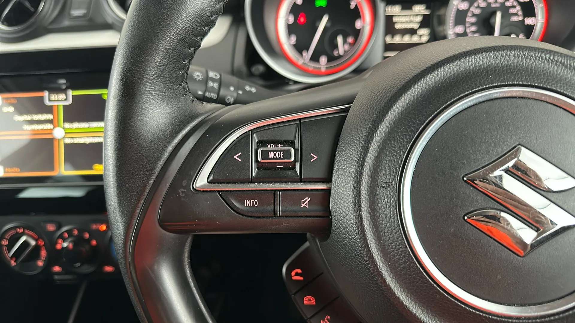 2023 SUZUKI SWIFT 2023 SUZUKI SWIFT