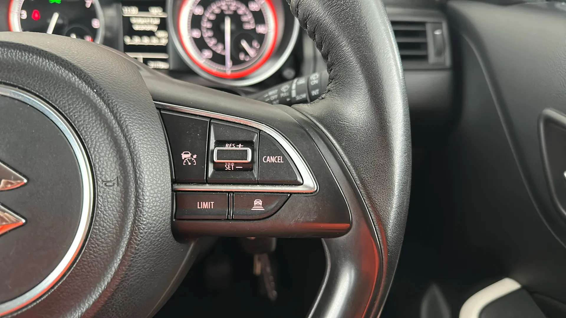2023 SUZUKI SWIFT 2023 SUZUKI SWIFT