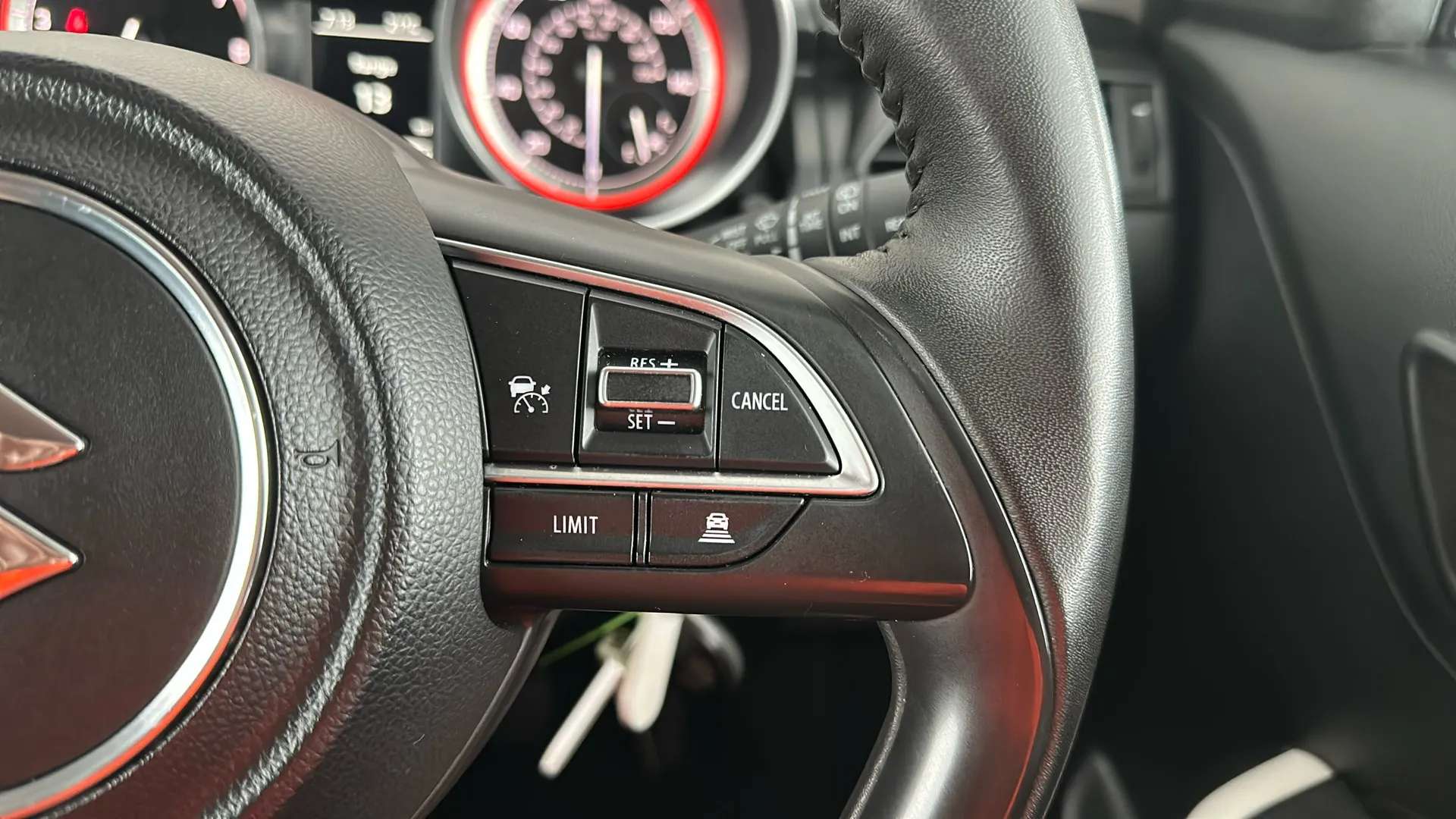 2023 SUZUKI SWIFT 2023 SUZUKI SWIFT