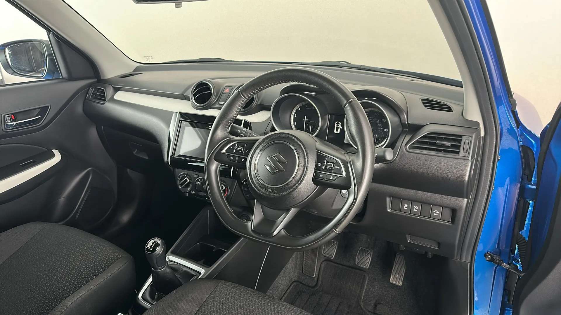 2023 SUZUKI SWIFT 2023 SUZUKI SWIFT
