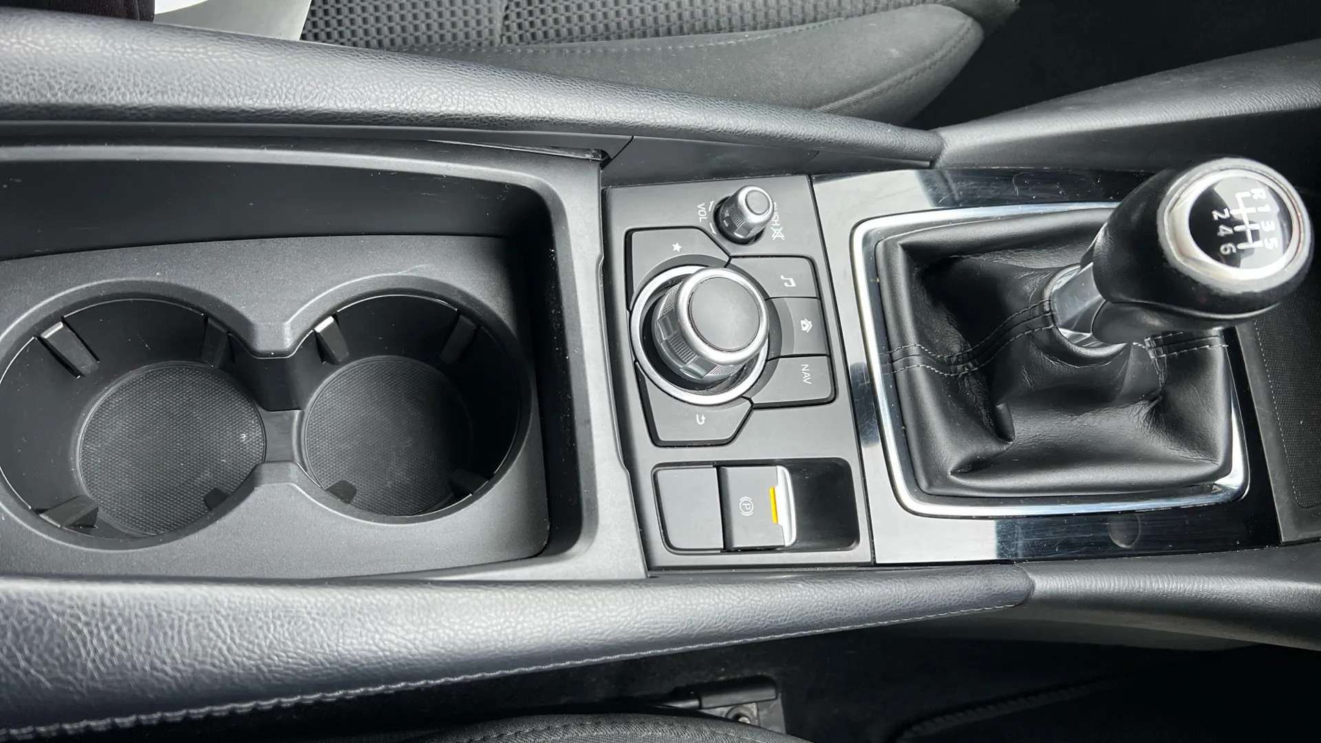 2018 MAZDA MAZDA3 2018 MAZDA MAZDA3