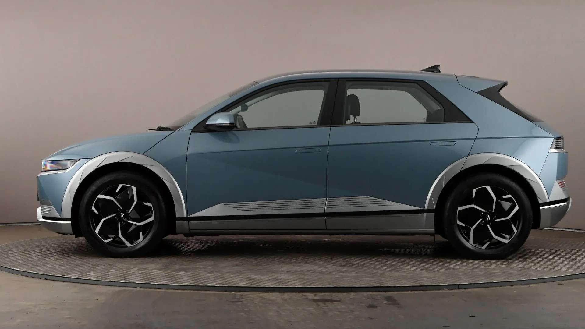 A 2022 HYUNDAI IONIQ 5 225kW Premium 73 kWh AWD Auto A 2022 HYUNDAI IONIQ 5 225kW Premium 73 kWh AWD Auto