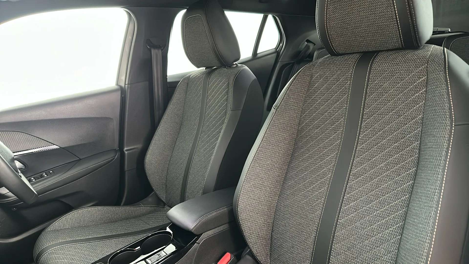 2025 PEUGEOT 2008 2025 PEUGEOT 2008