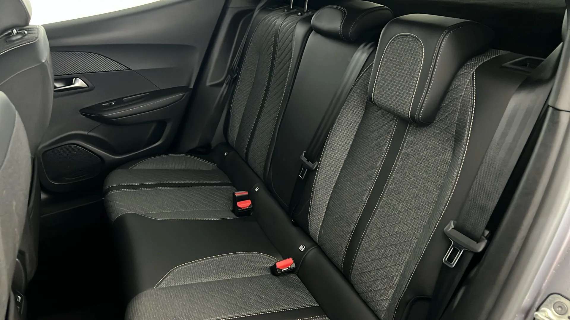 2024 PEUGEOT 2008 2024 PEUGEOT 2008