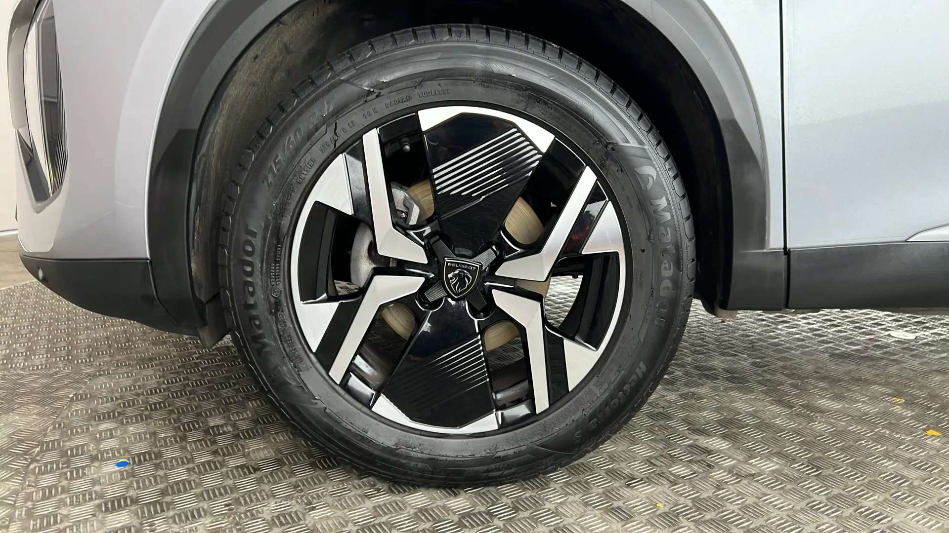 2024 PEUGEOT 2008 2024 PEUGEOT 2008