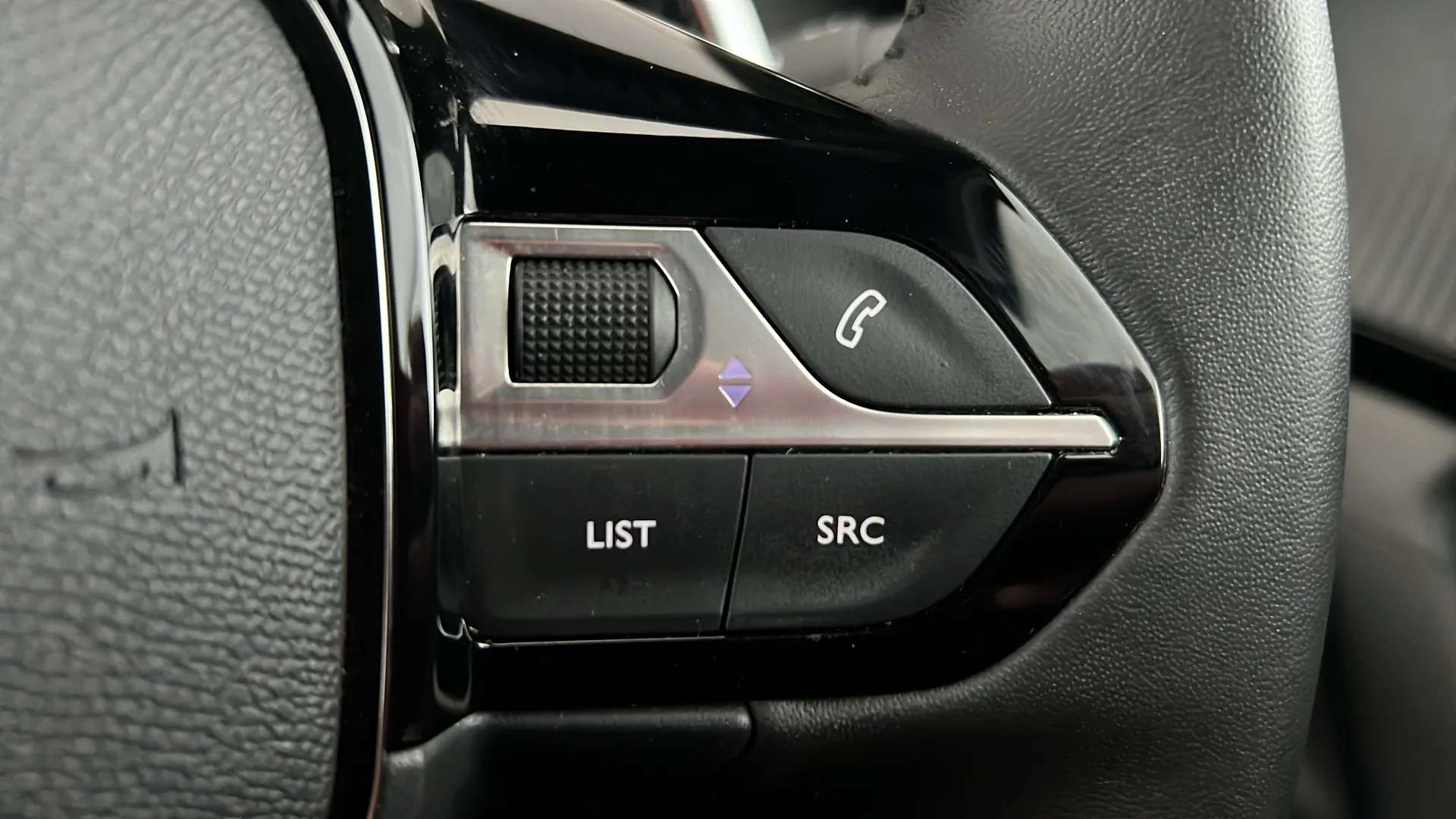 2024 PEUGEOT 2008 2024 PEUGEOT 2008