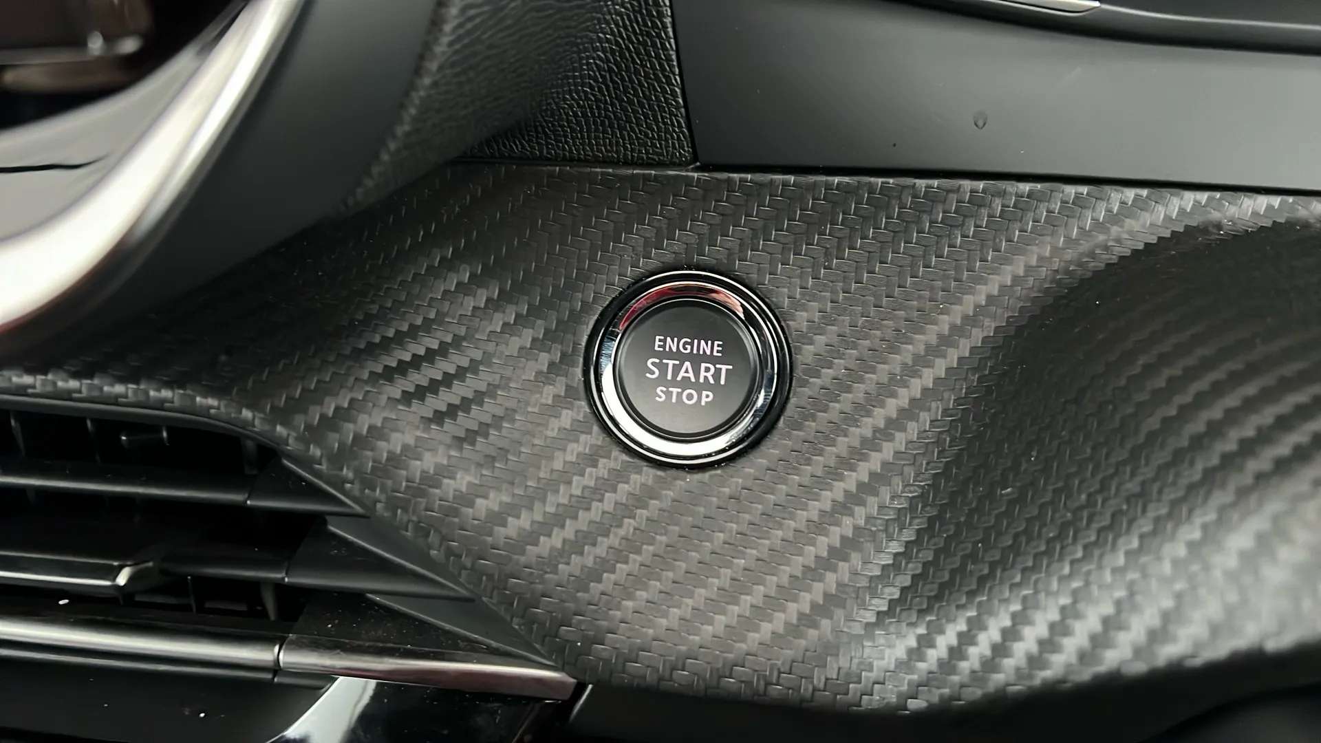 2024 PEUGEOT 2008 2024 PEUGEOT 2008