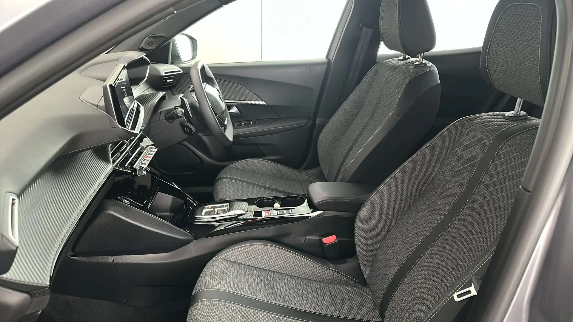 2024 PEUGEOT 2008 2024 PEUGEOT 2008