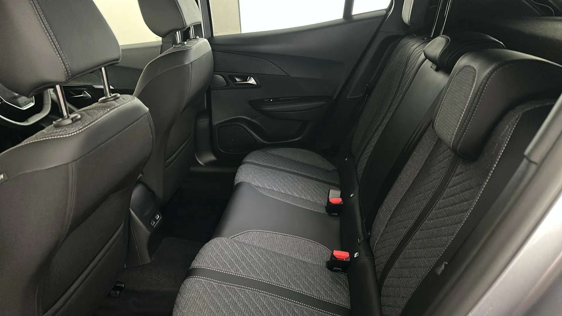 2024 PEUGEOT 2008 2024 PEUGEOT 2008