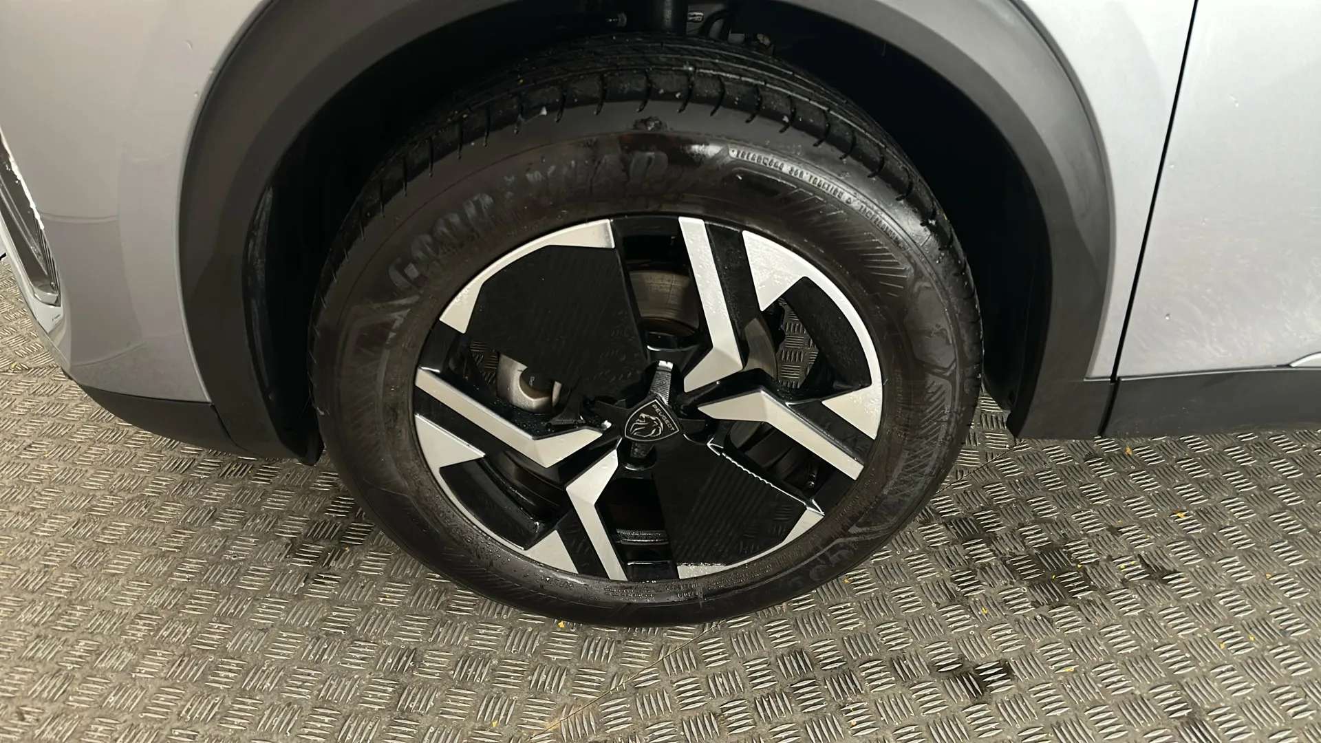 2024 PEUGEOT 2008 2024 PEUGEOT 2008