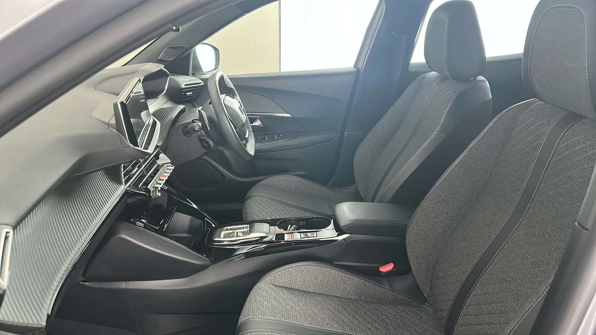 2024 PEUGEOT 2008 2024 PEUGEOT 2008