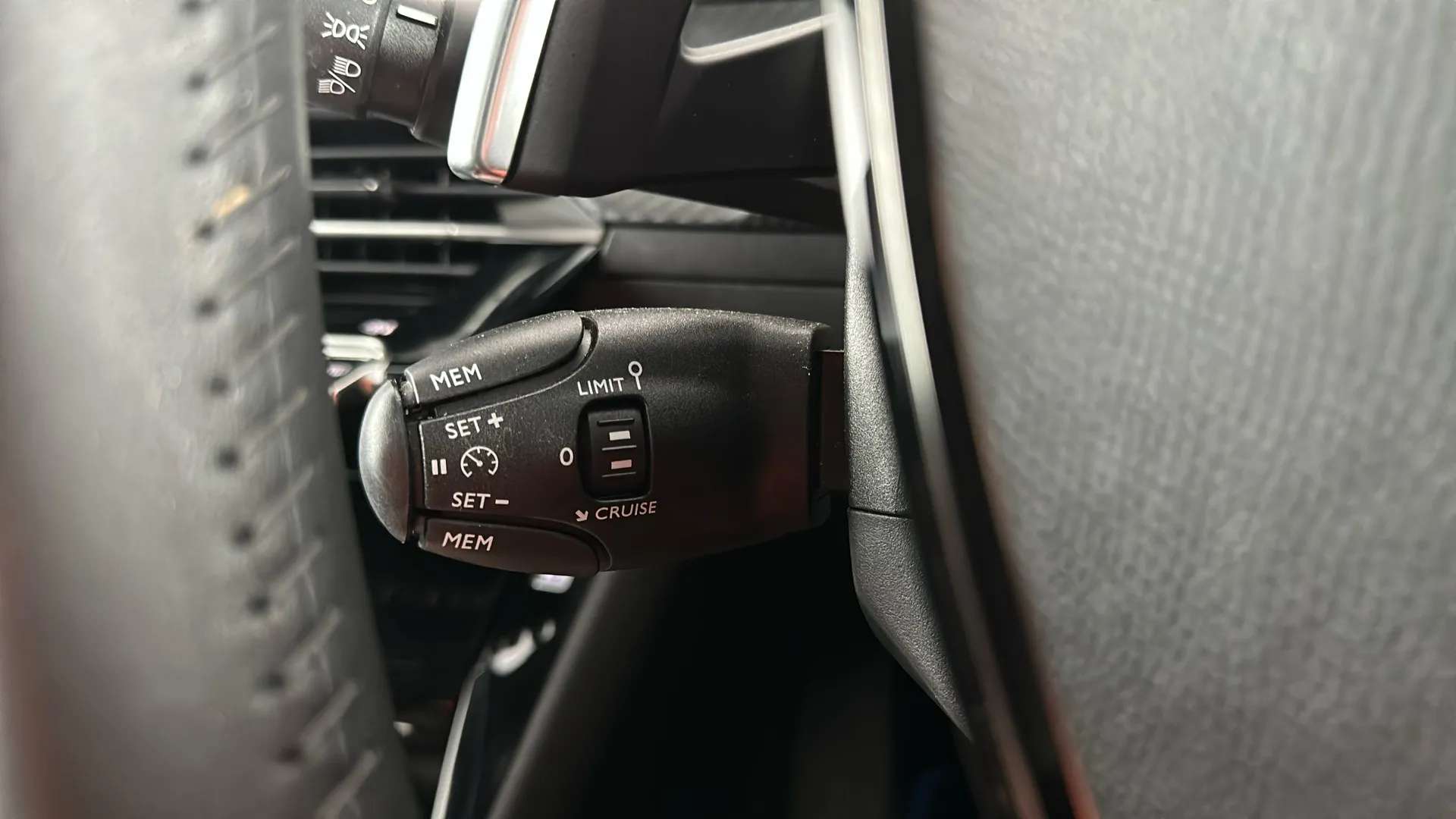 2025 PEUGEOT 2008 2025 PEUGEOT 2008
