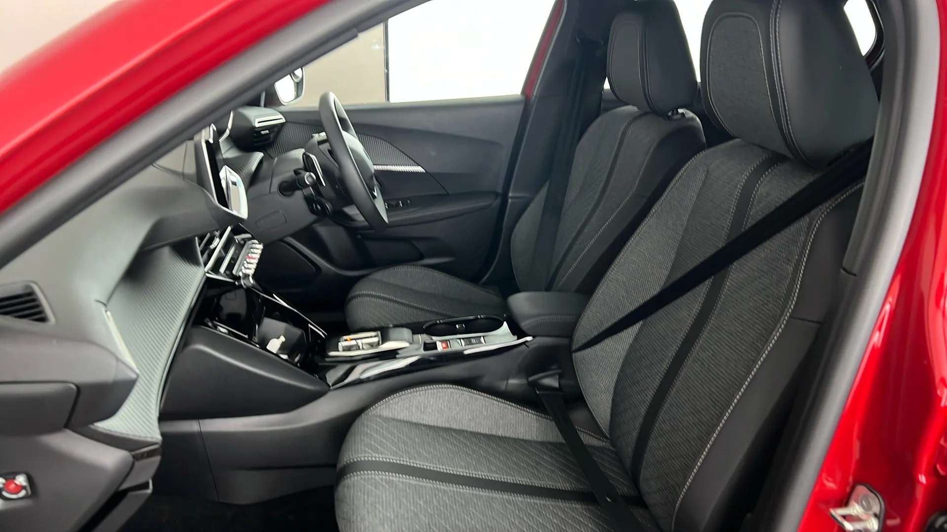 2024 PEUGEOT 2008 2024 PEUGEOT 2008