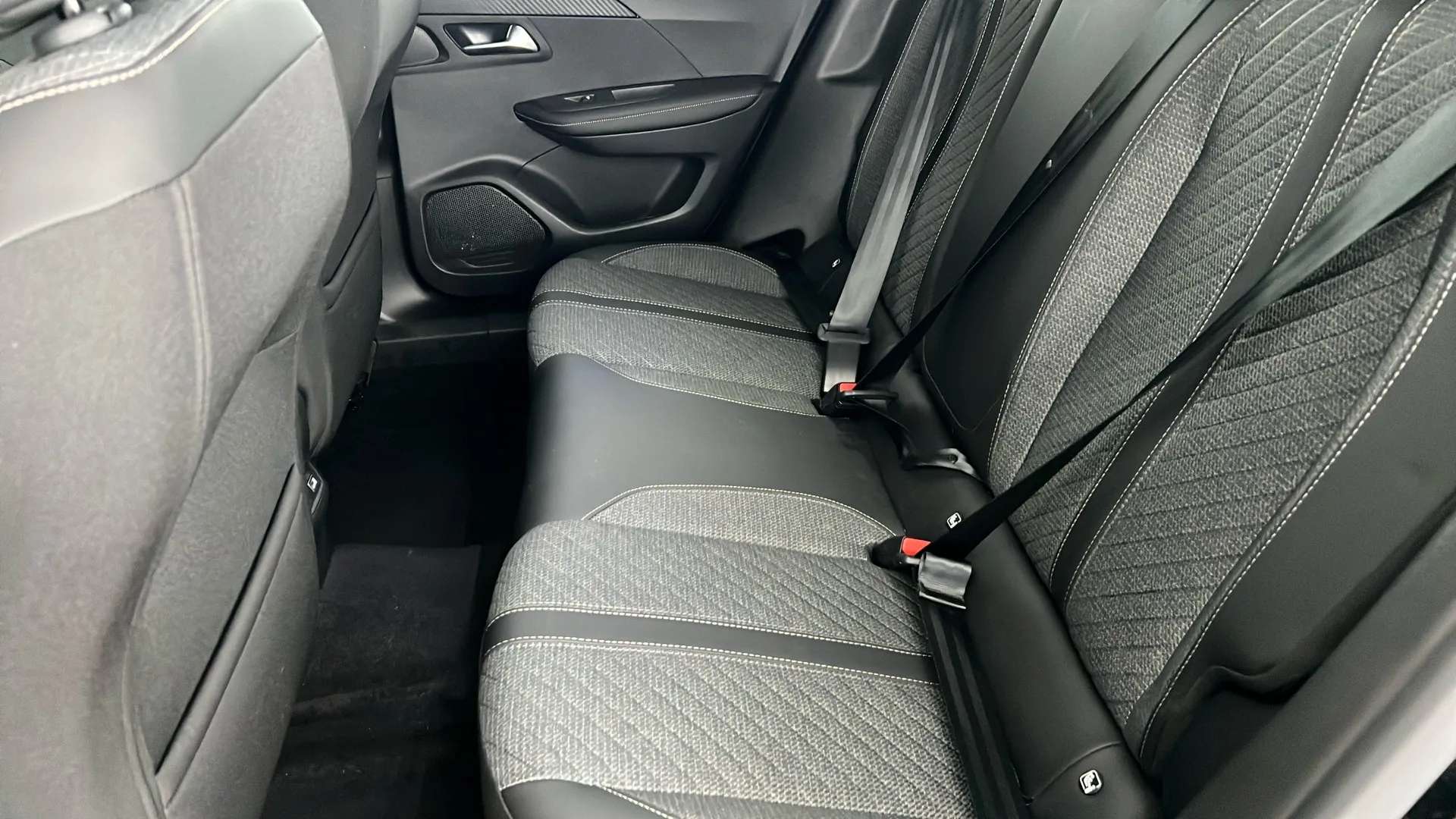 2025 PEUGEOT 2008 2025 PEUGEOT 2008