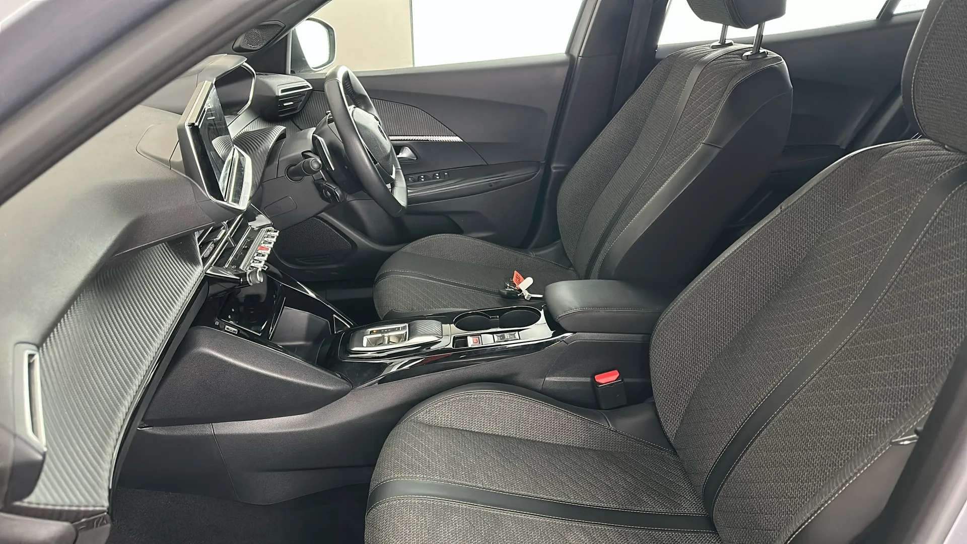 2025 PEUGEOT 2008 2025 PEUGEOT 2008