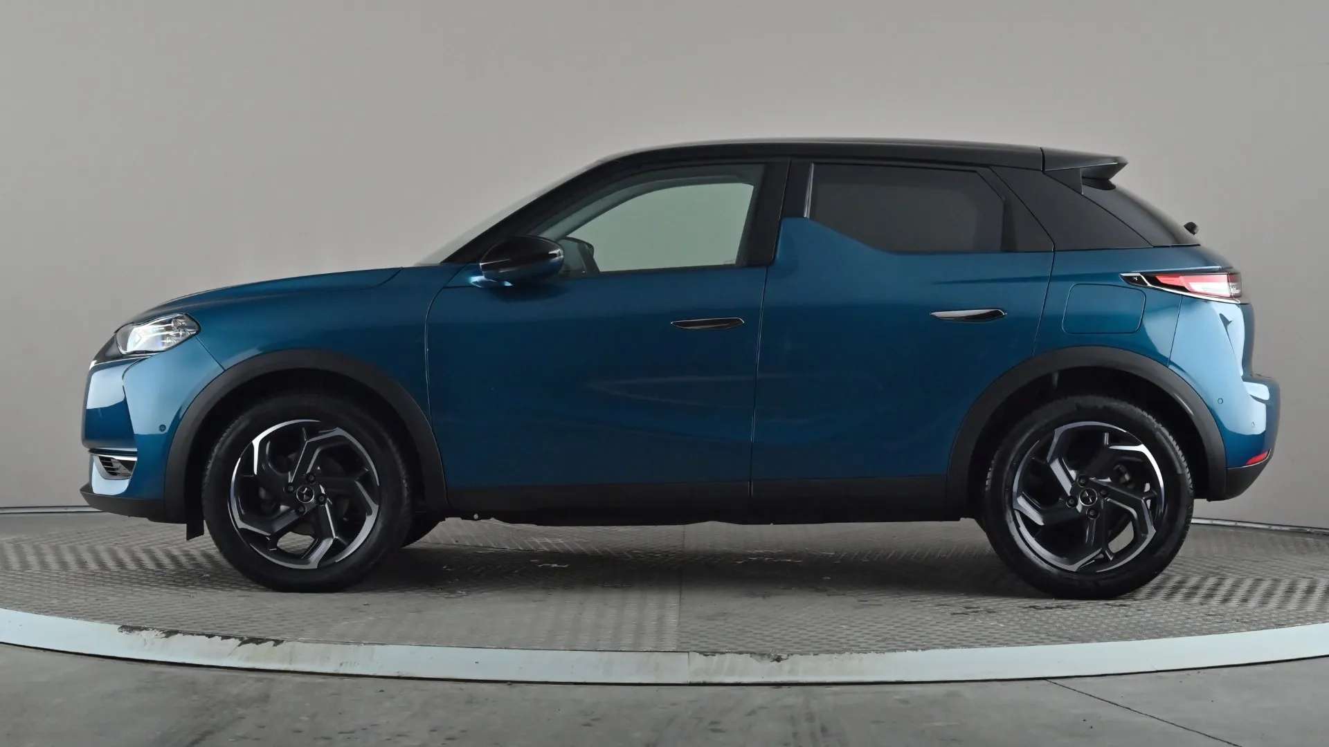 A 2022 DS DS 3 1.2 PureTech 130 Rivoli EAT8 A 2022 DS DS 3 1.2 PureTech 130 Rivoli EAT8