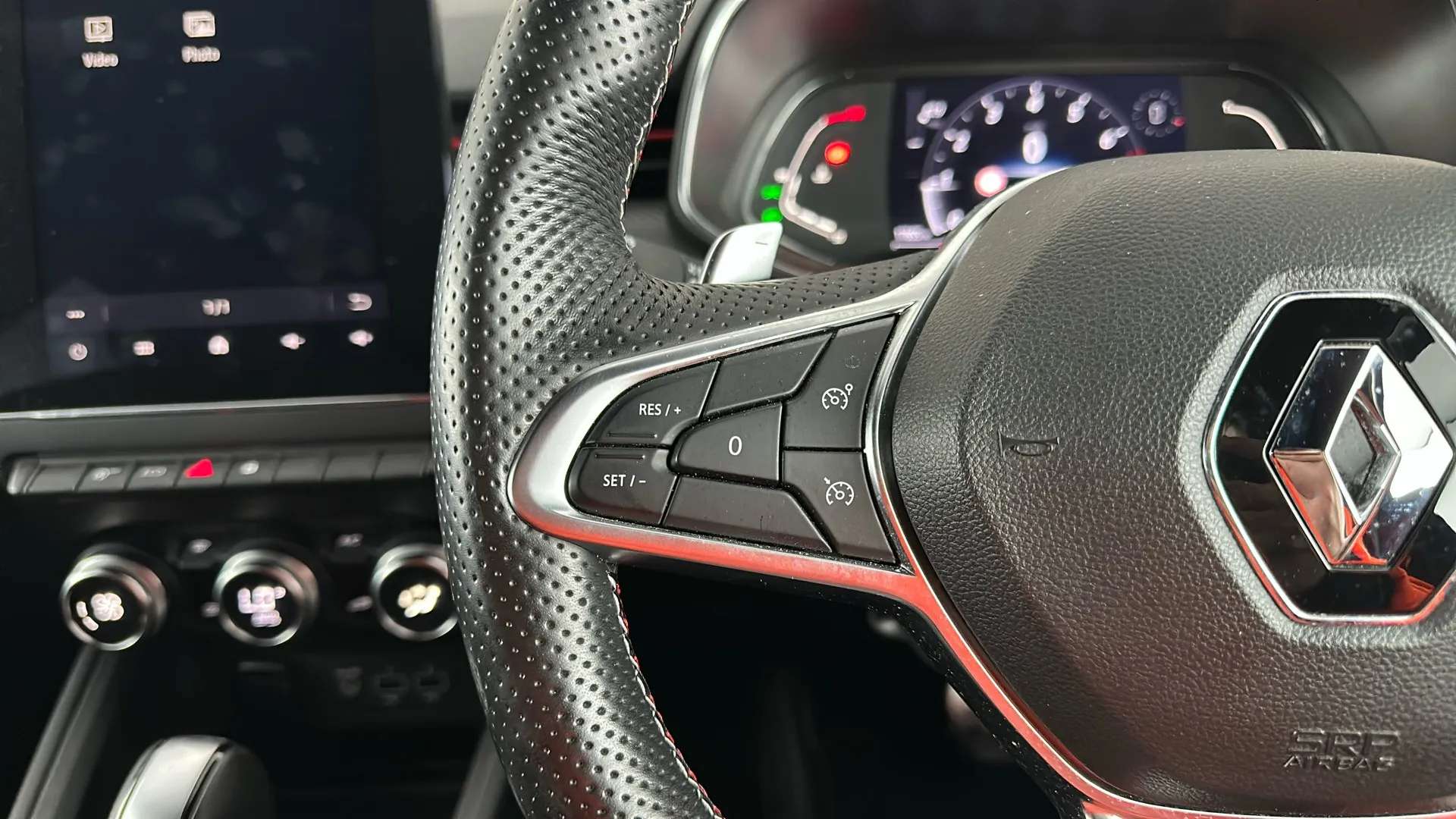 2020 RENAULT CLIO 2020 RENAULT CLIO