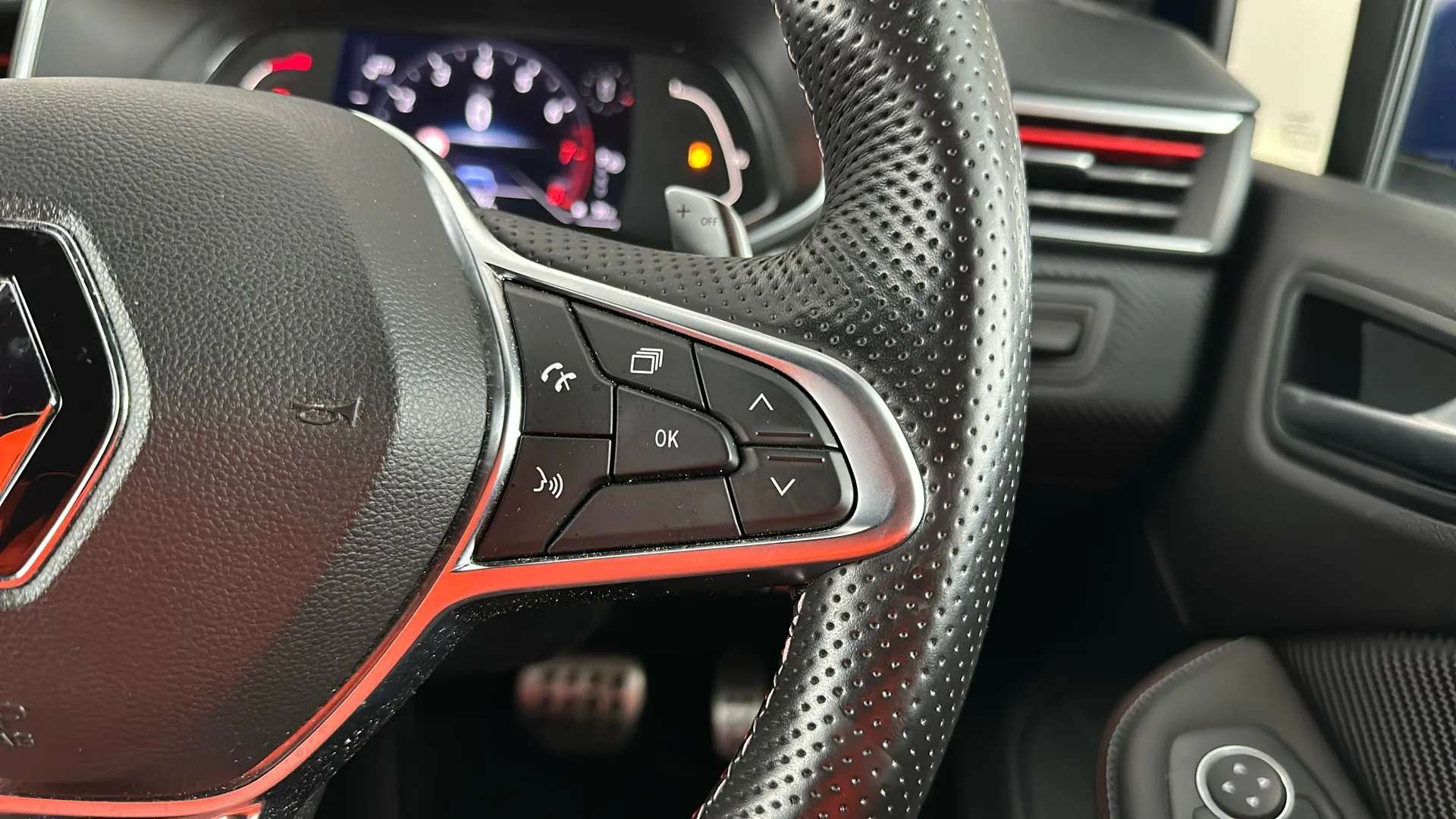 2020 RENAULT CLIO 2020 RENAULT CLIO