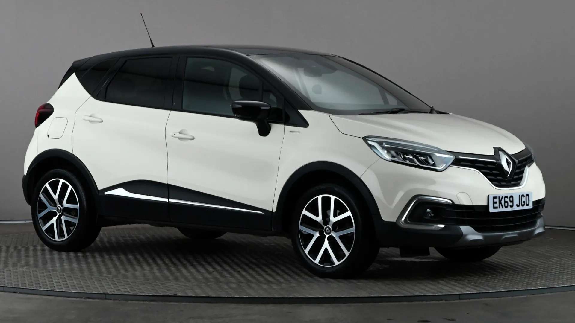 A 2019 RENAULT CAPTUR 1.3 TCE 130 S Edition A 2019 RENAULT CAPTUR 1.3 TCE 130 S Edition