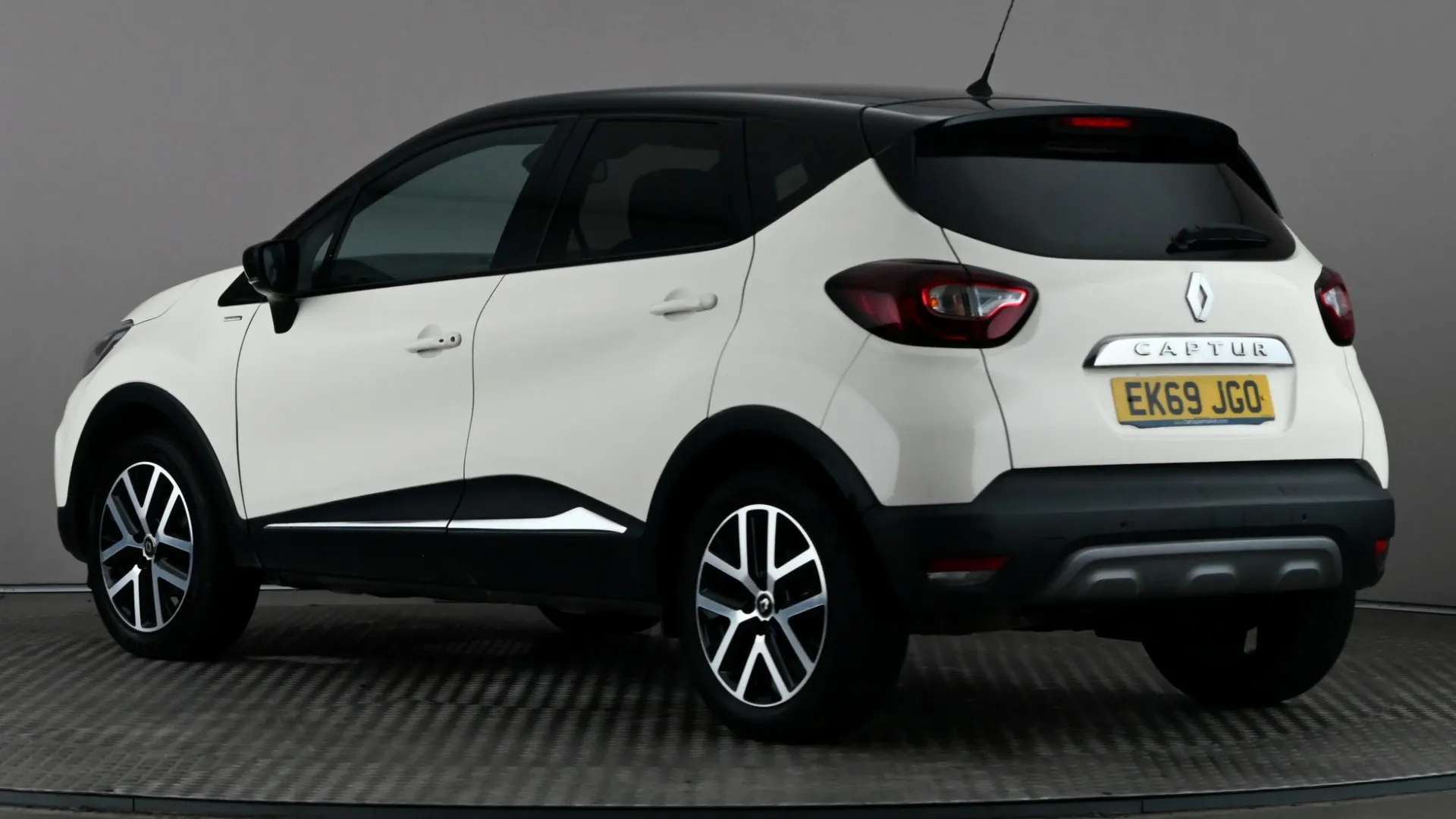 A 2019 RENAULT CAPTUR 1.3 TCE 130 S Edition A 2019 RENAULT CAPTUR 1.3 TCE 130 S Edition