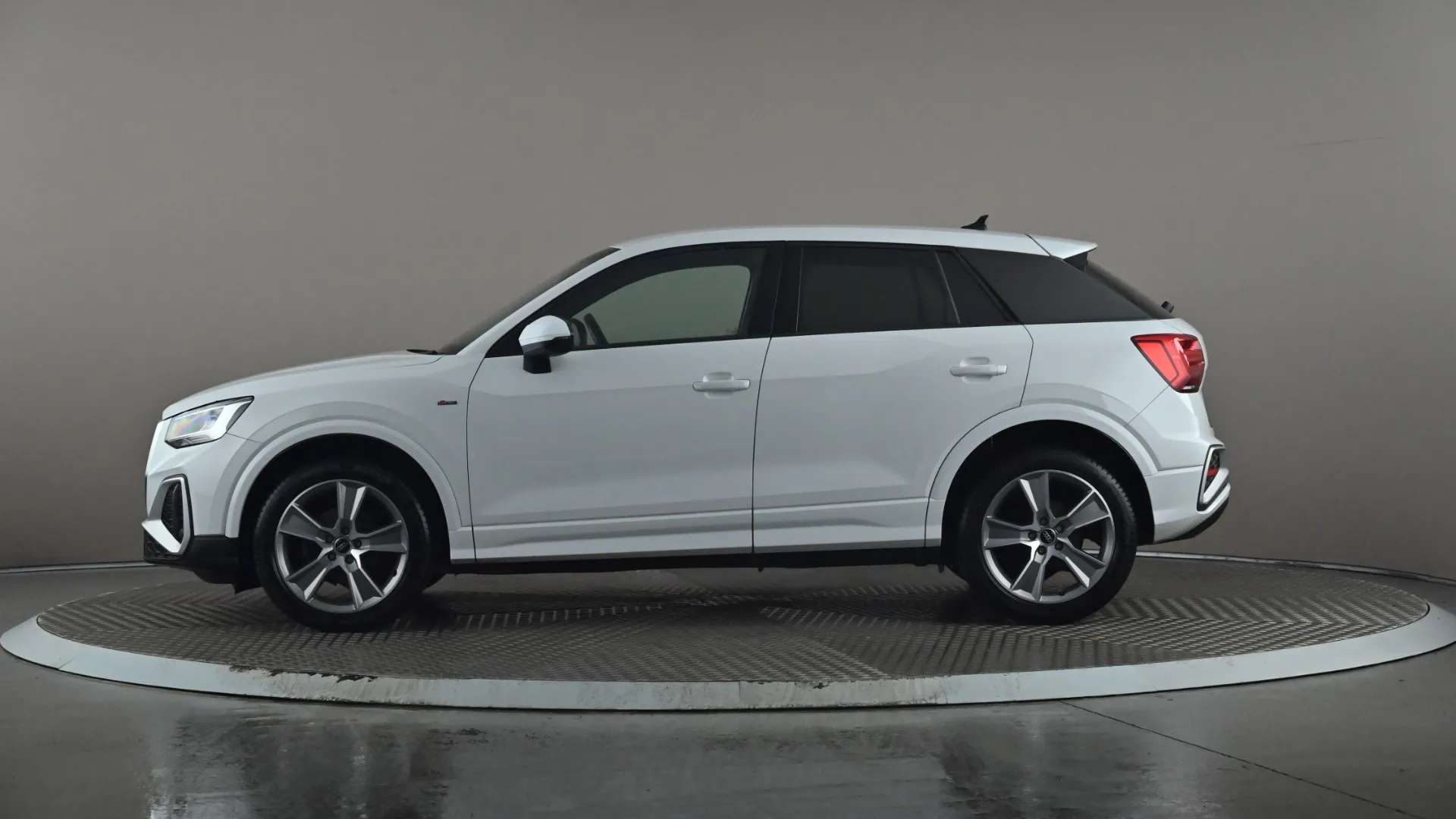 A 2022 AUDI Q2 30 TFSI S Line A 2022 AUDI Q2 30 TFSI S Line