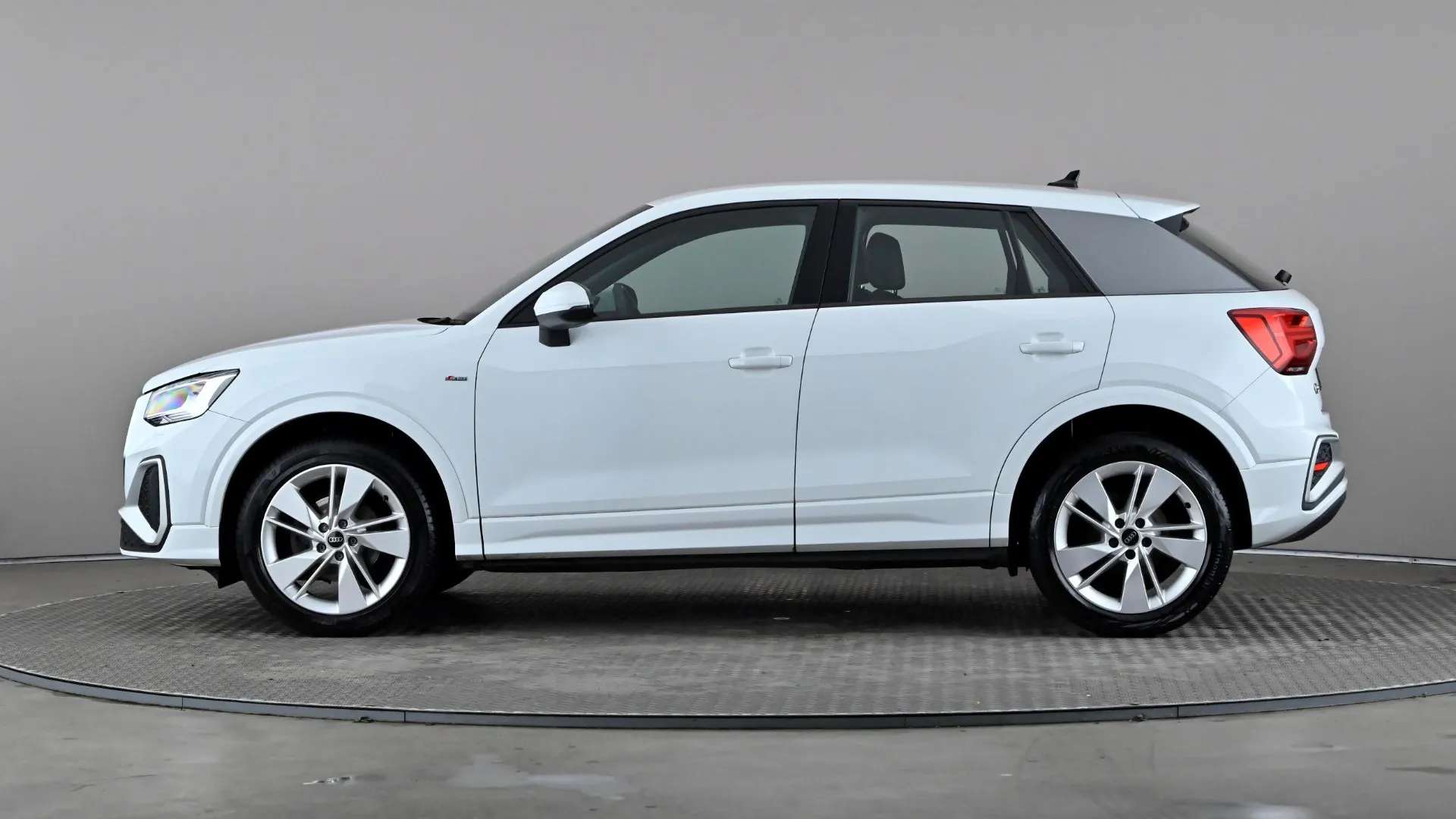 A 2022 AUDI Q2 30 TFSI S Line A 2022 AUDI Q2 30 TFSI S Line