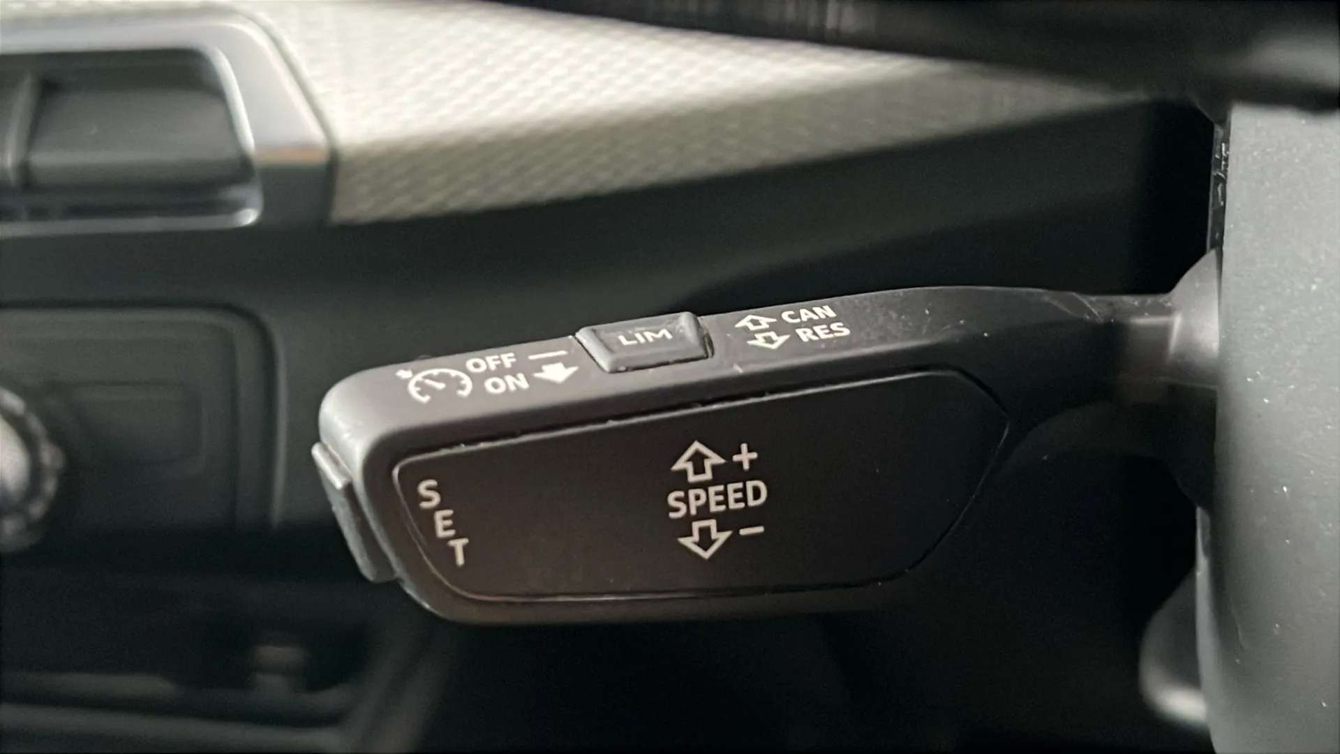 2023 AUDI Q2 2023 AUDI Q2