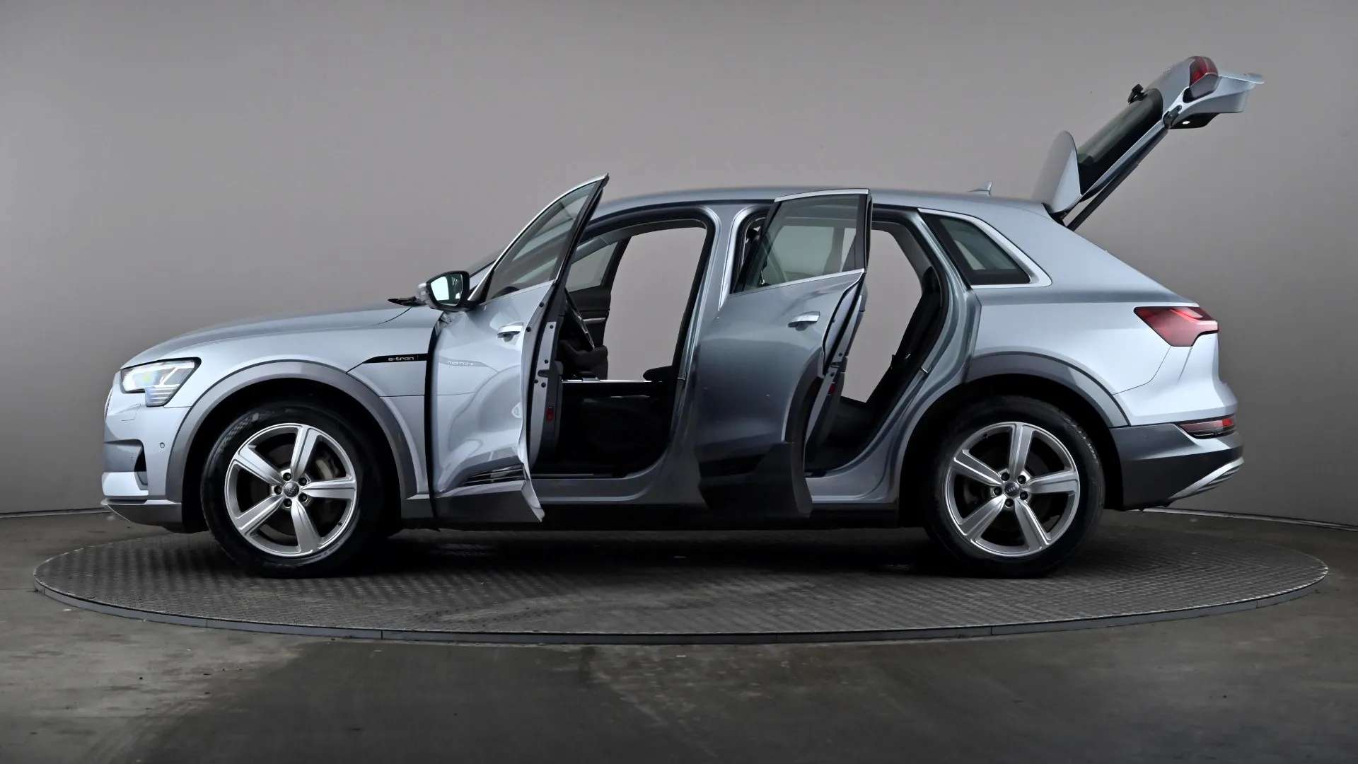 2020 AUDI E-TRON 2020 AUDI E-TRON