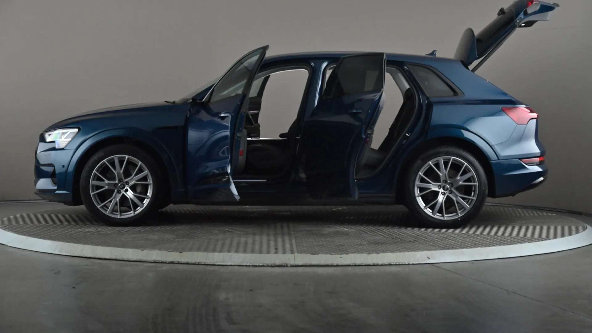 2020 AUDI E-TRON 2020 AUDI E-TRON
