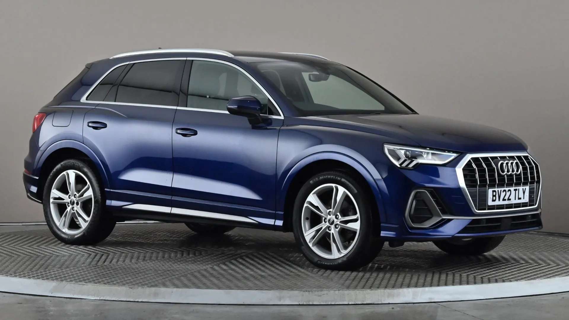 A 2022 AUDI Q3 35 TDI S Line A 2022 AUDI Q3 35 TDI S Line