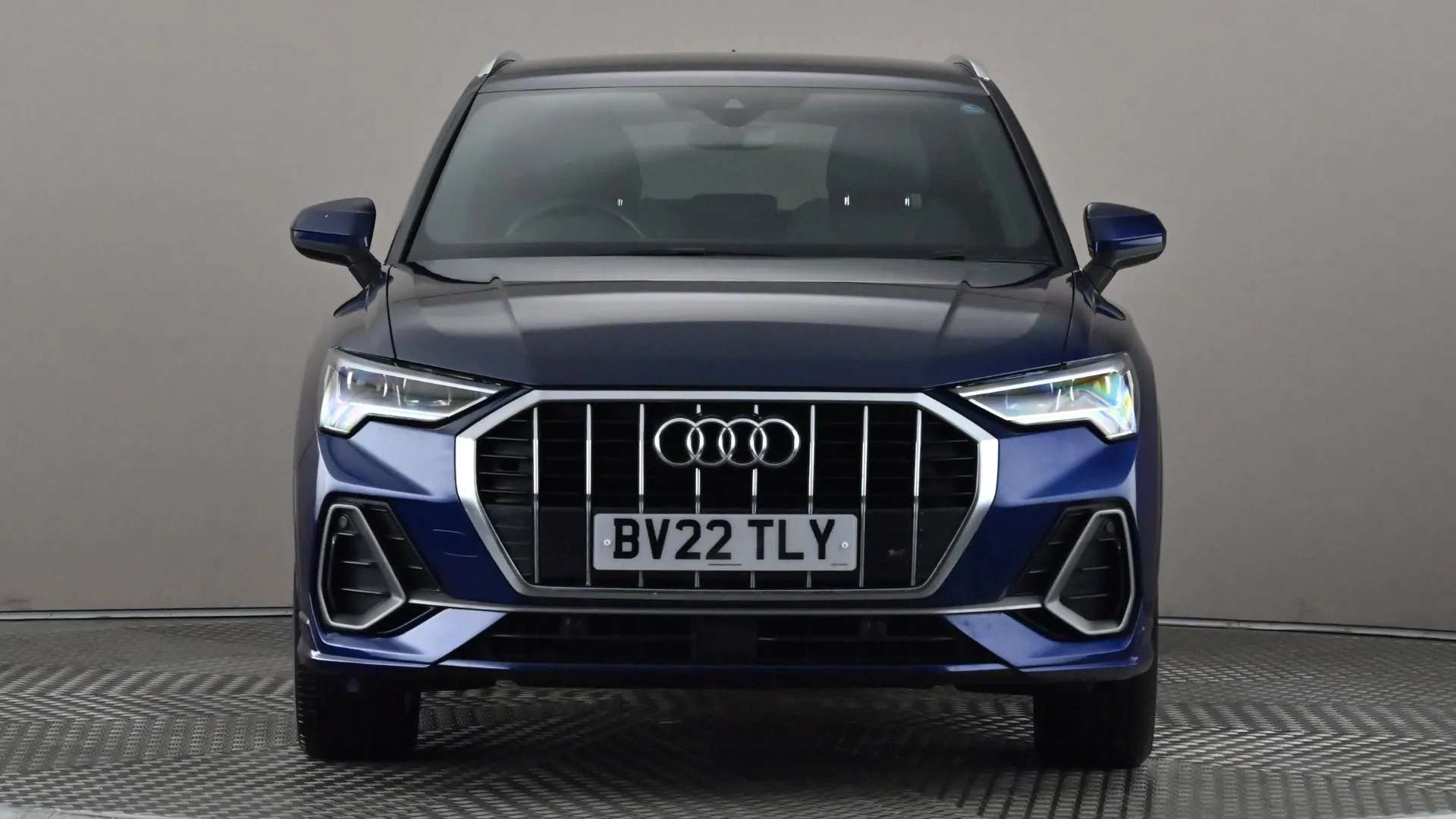 A 2022 AUDI Q3 35 TDI S Line A 2022 AUDI Q3 35 TDI S Line