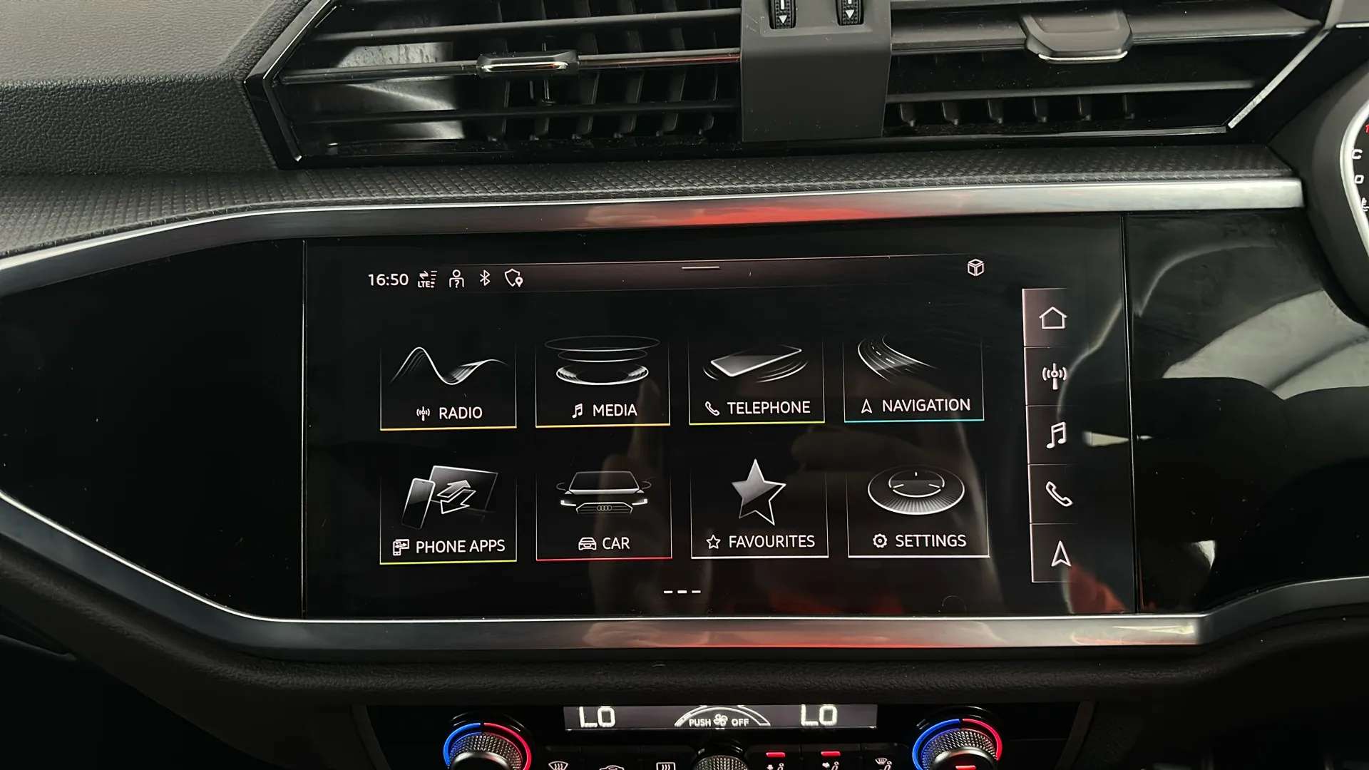 2022 AUDI Q3 2022 AUDI Q3
