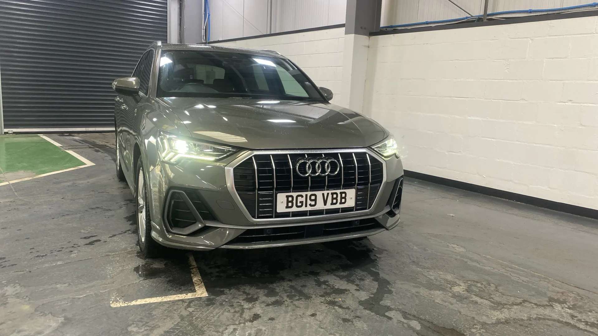 A 2019 AUDI Q3 35 TFSI S Line A 2019 AUDI Q3 35 TFSI S Line